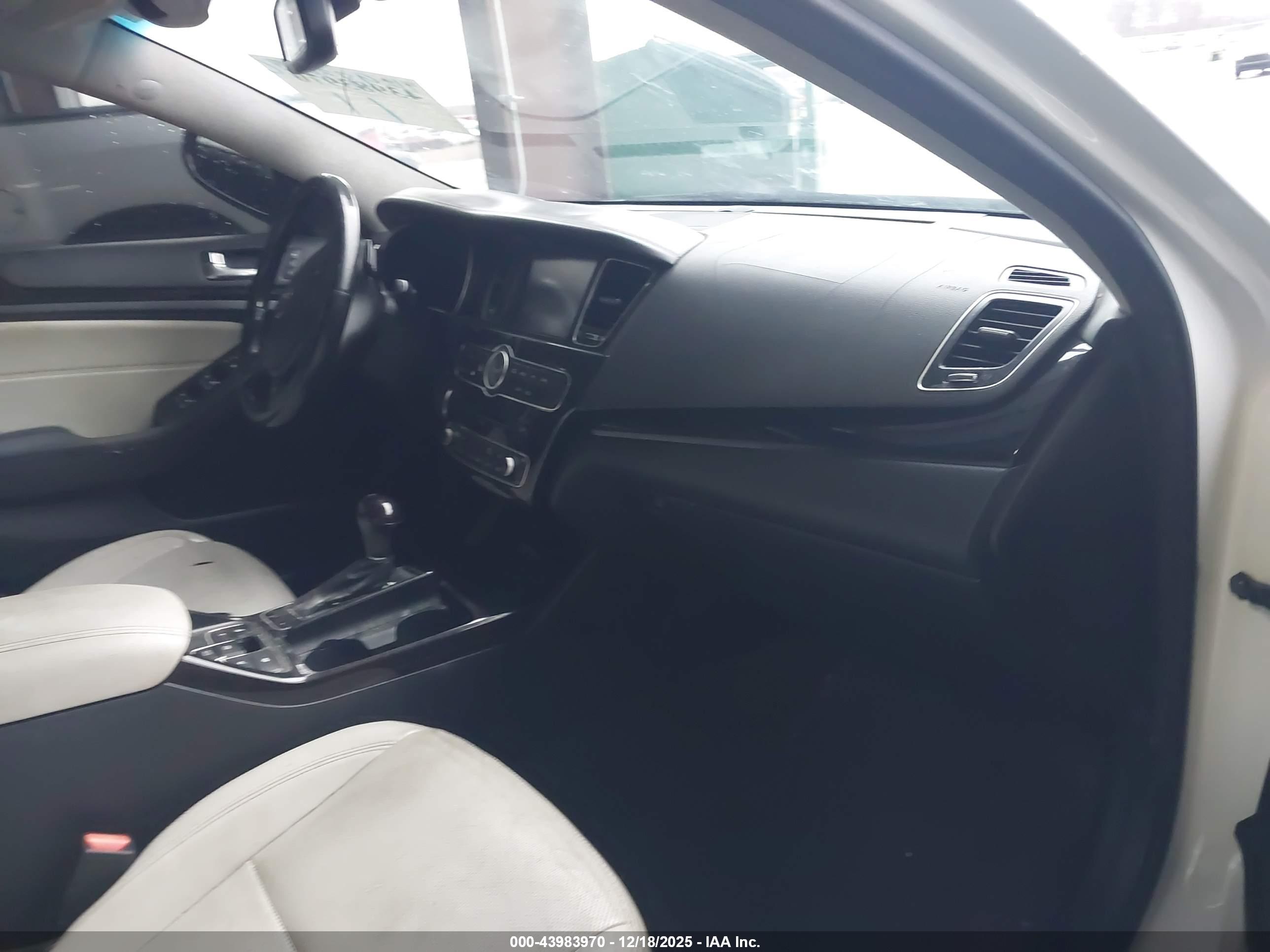 KIA CADENZA image 5