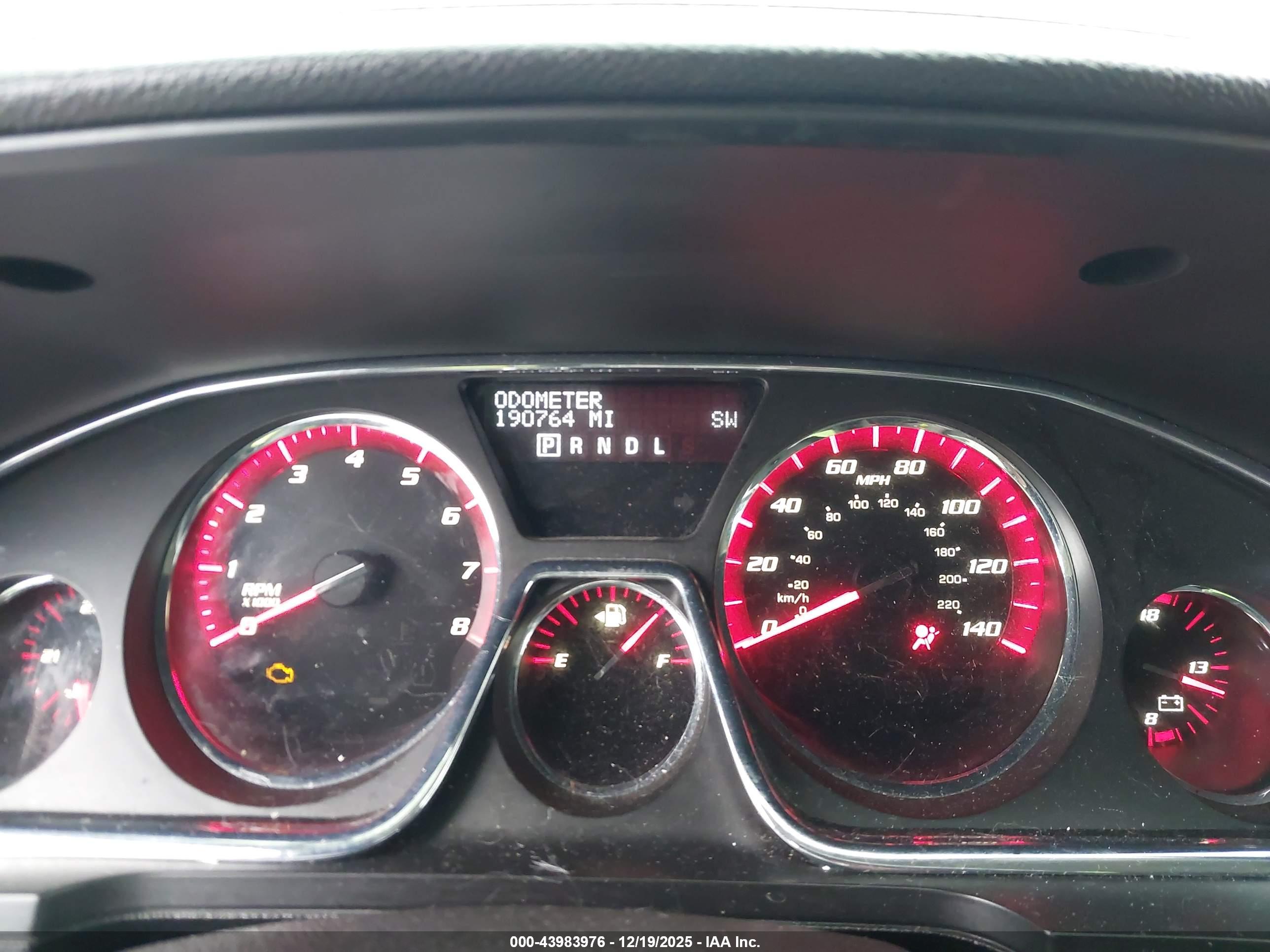 GMC ACADIA image 7