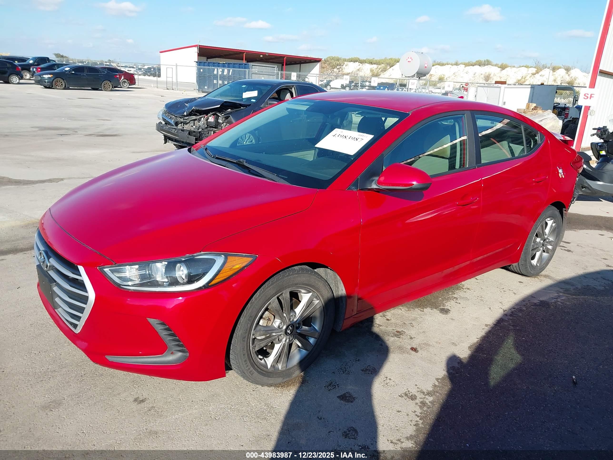 HYUNDAI ELANTRA image 2