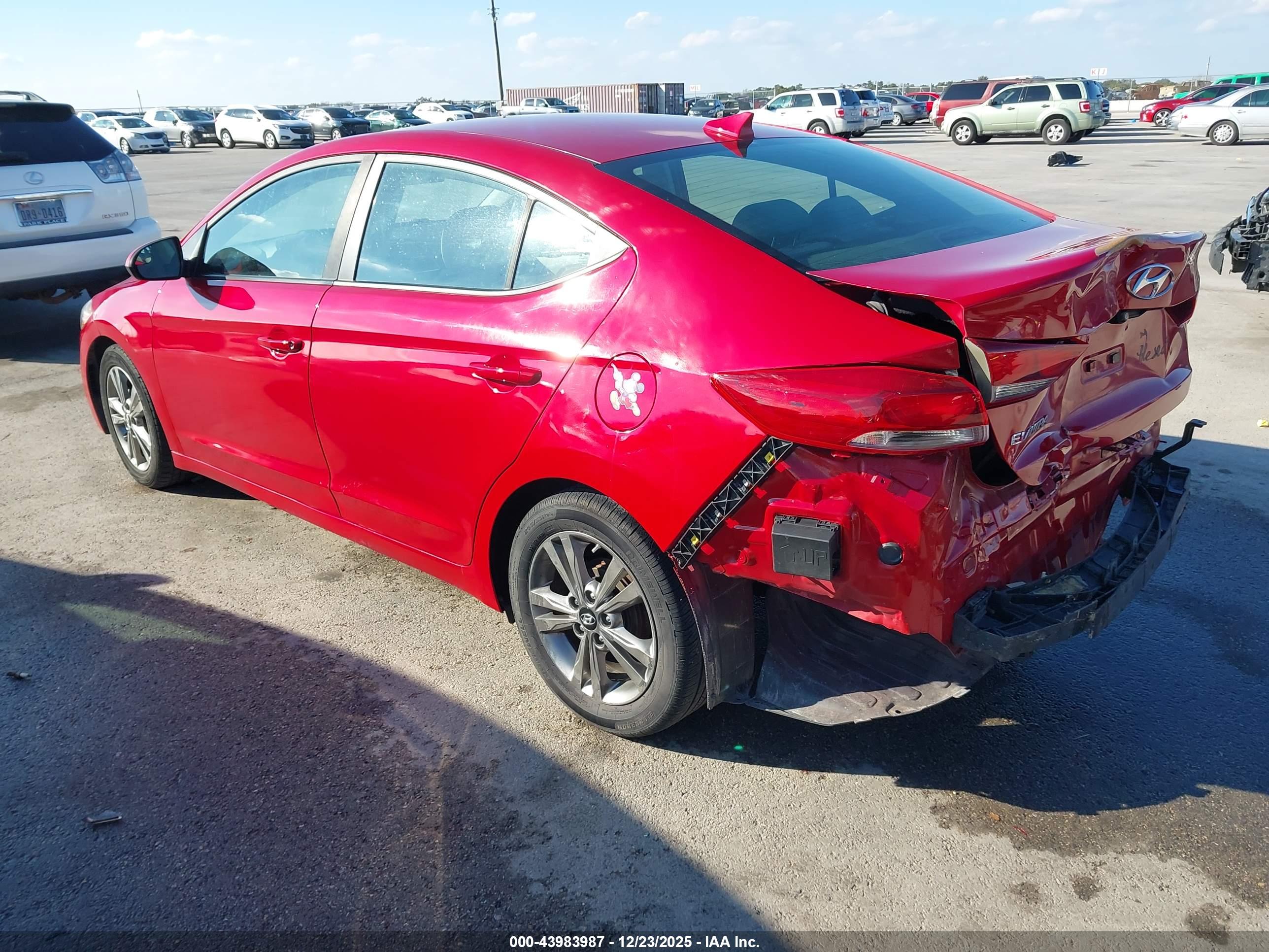HYUNDAI ELANTRA image 3