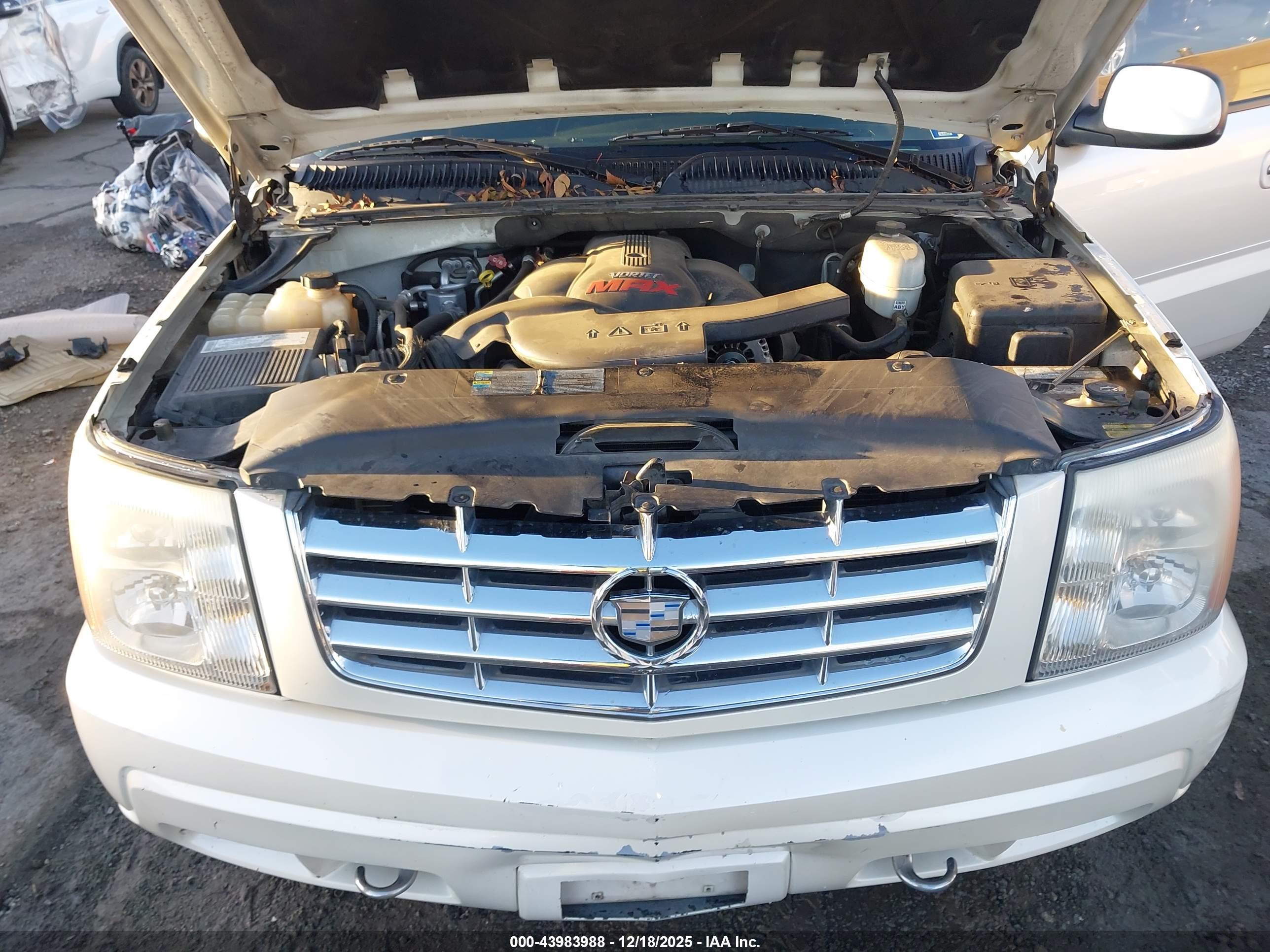 CADILLAC ESCALADE image 10