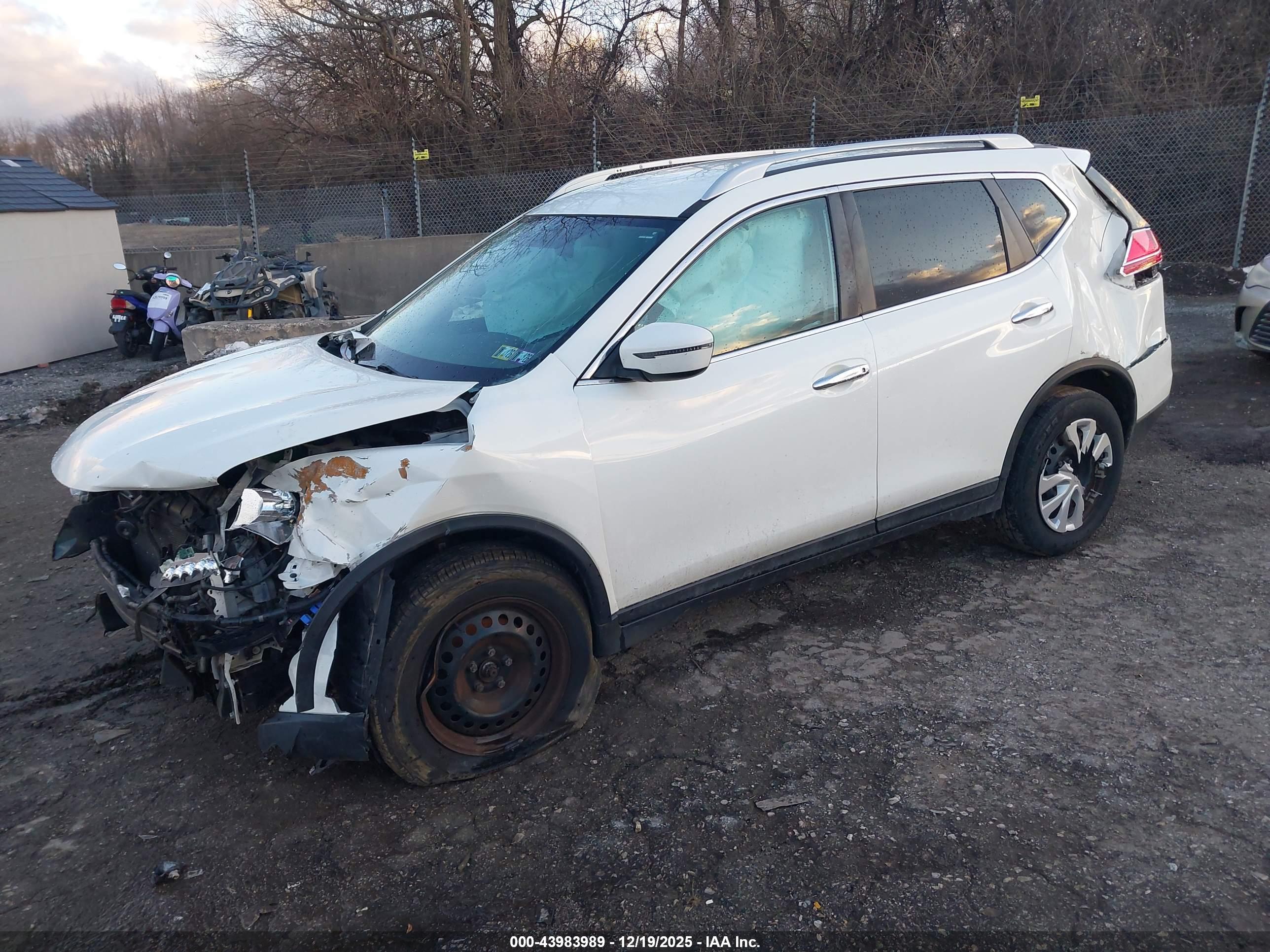 NISSAN ROGUE image 2