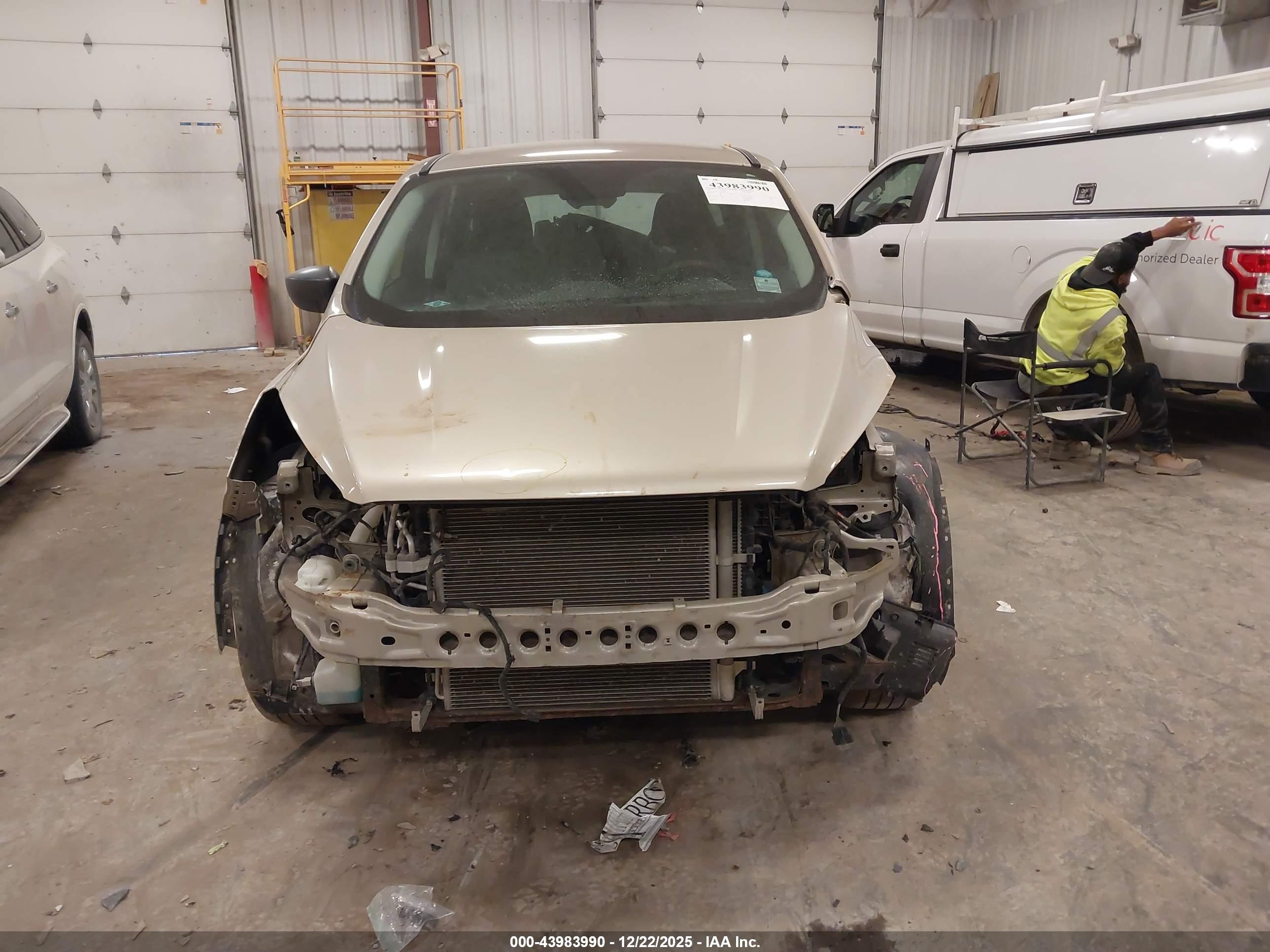 FORD ESCAPE image 6