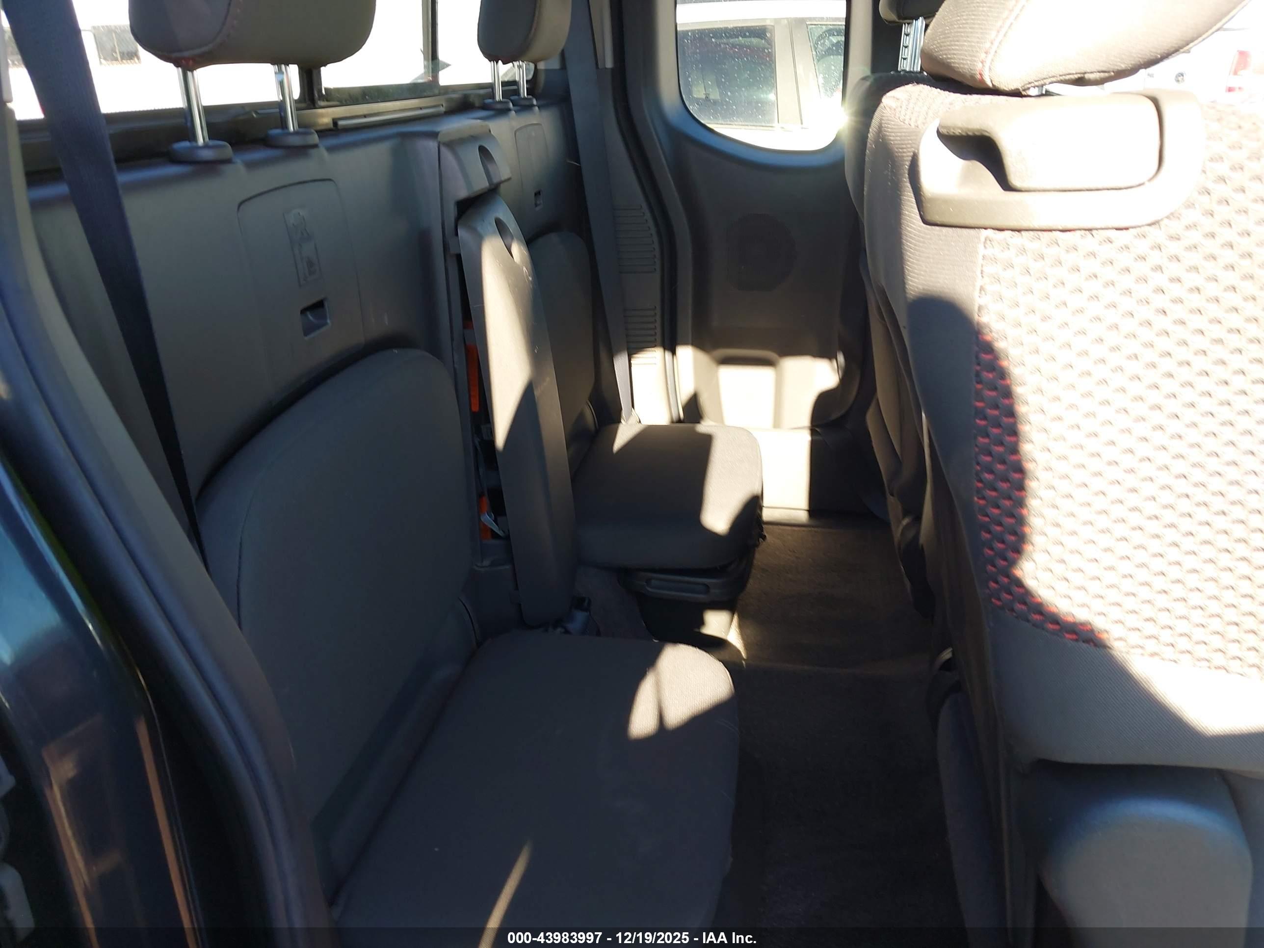 NISSAN FRONTIER image 8