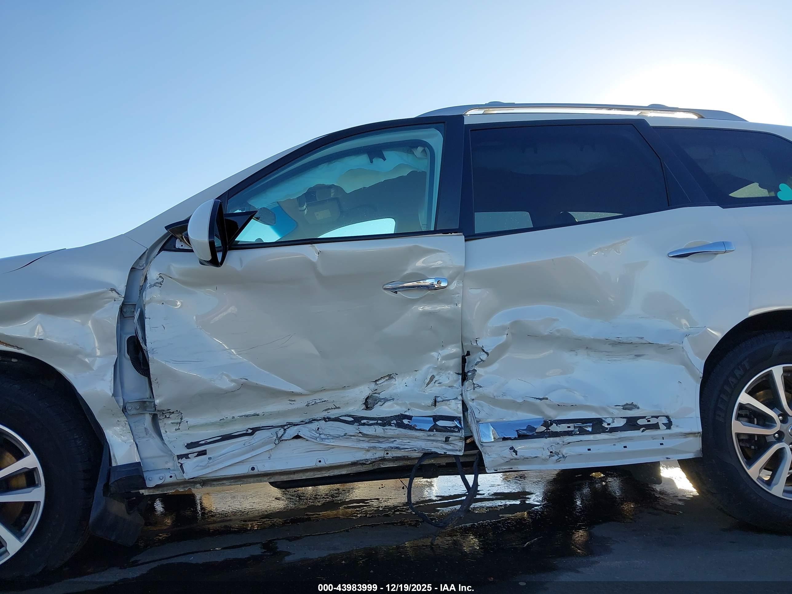 NISSAN PATHFINDER image 6