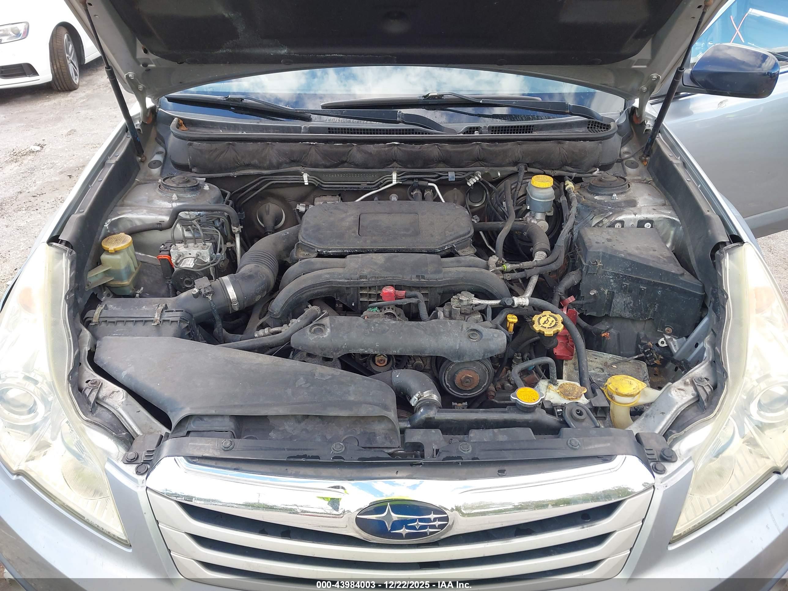 SUBARU OUTBACK image 10