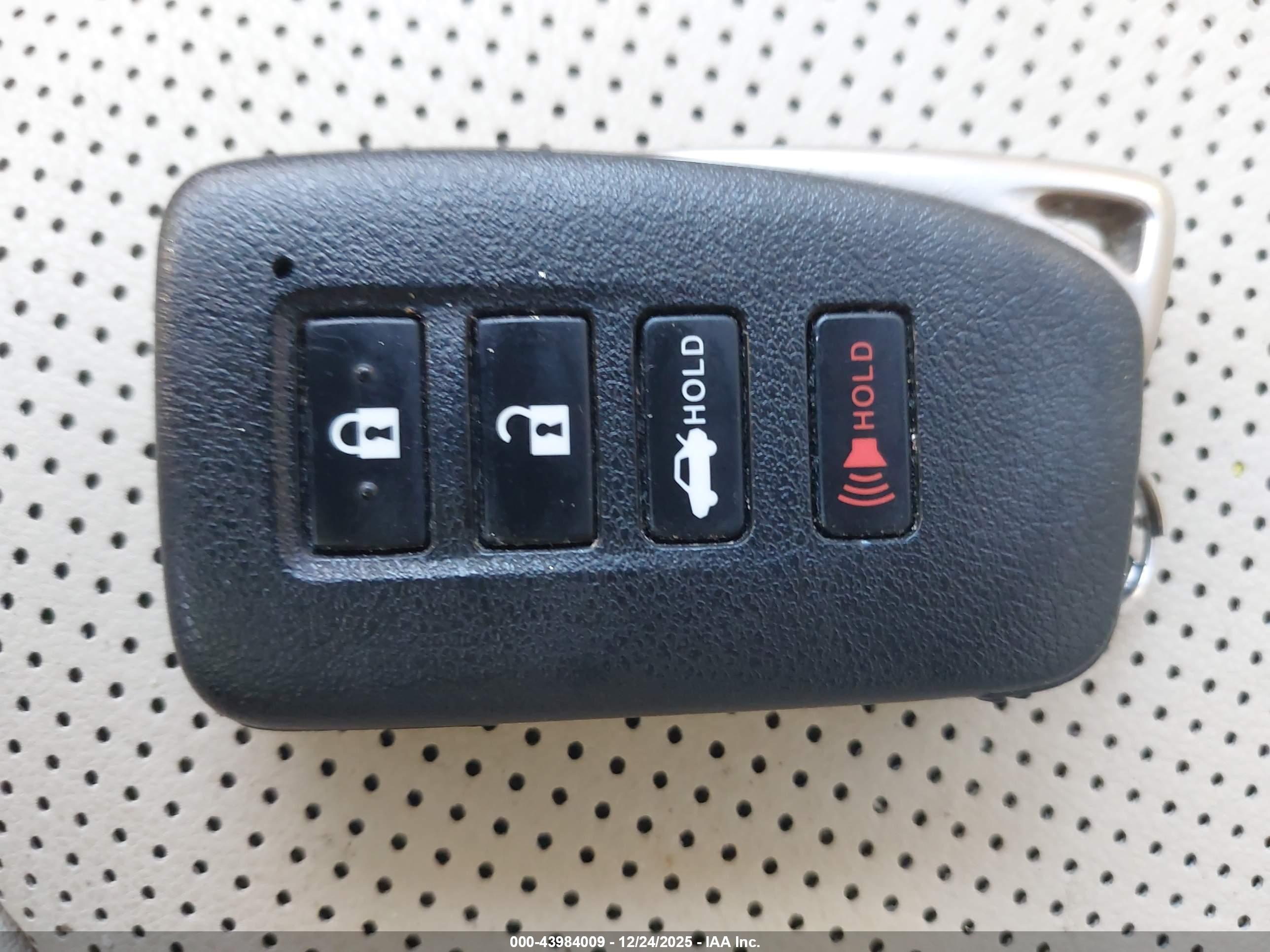 LEXUS ES image 11
