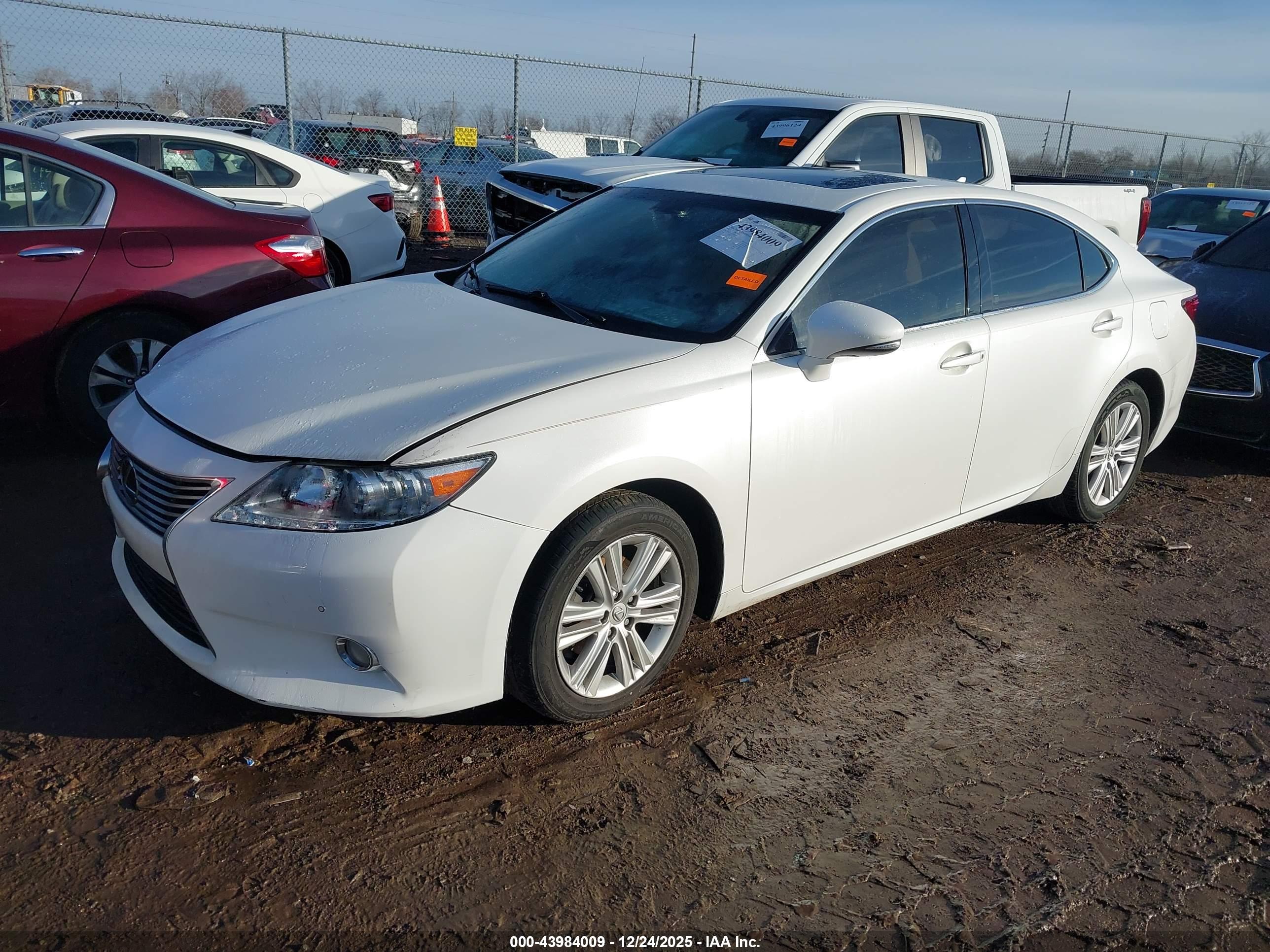 LEXUS ES image 2