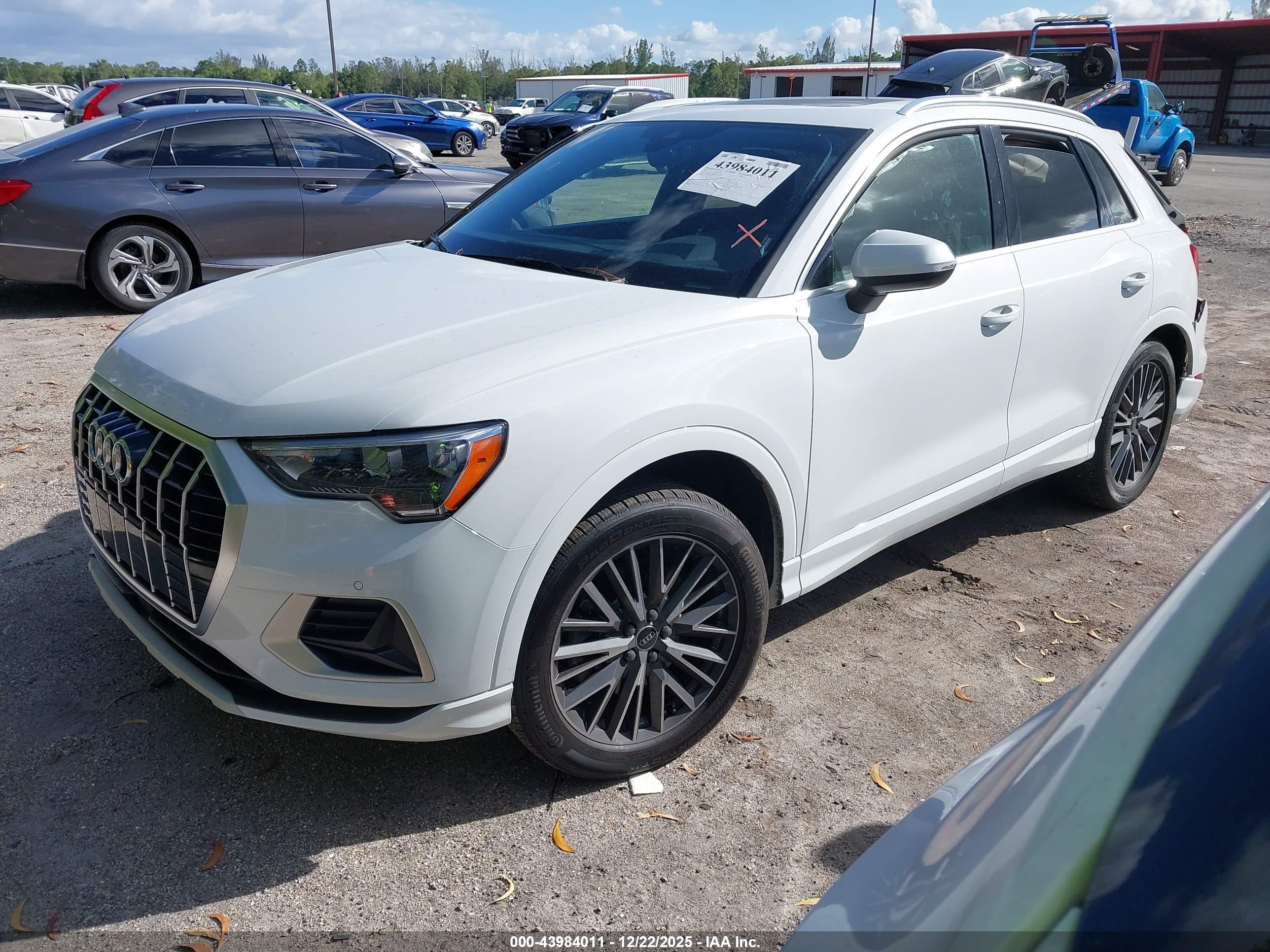 AUDI Q3 image 2