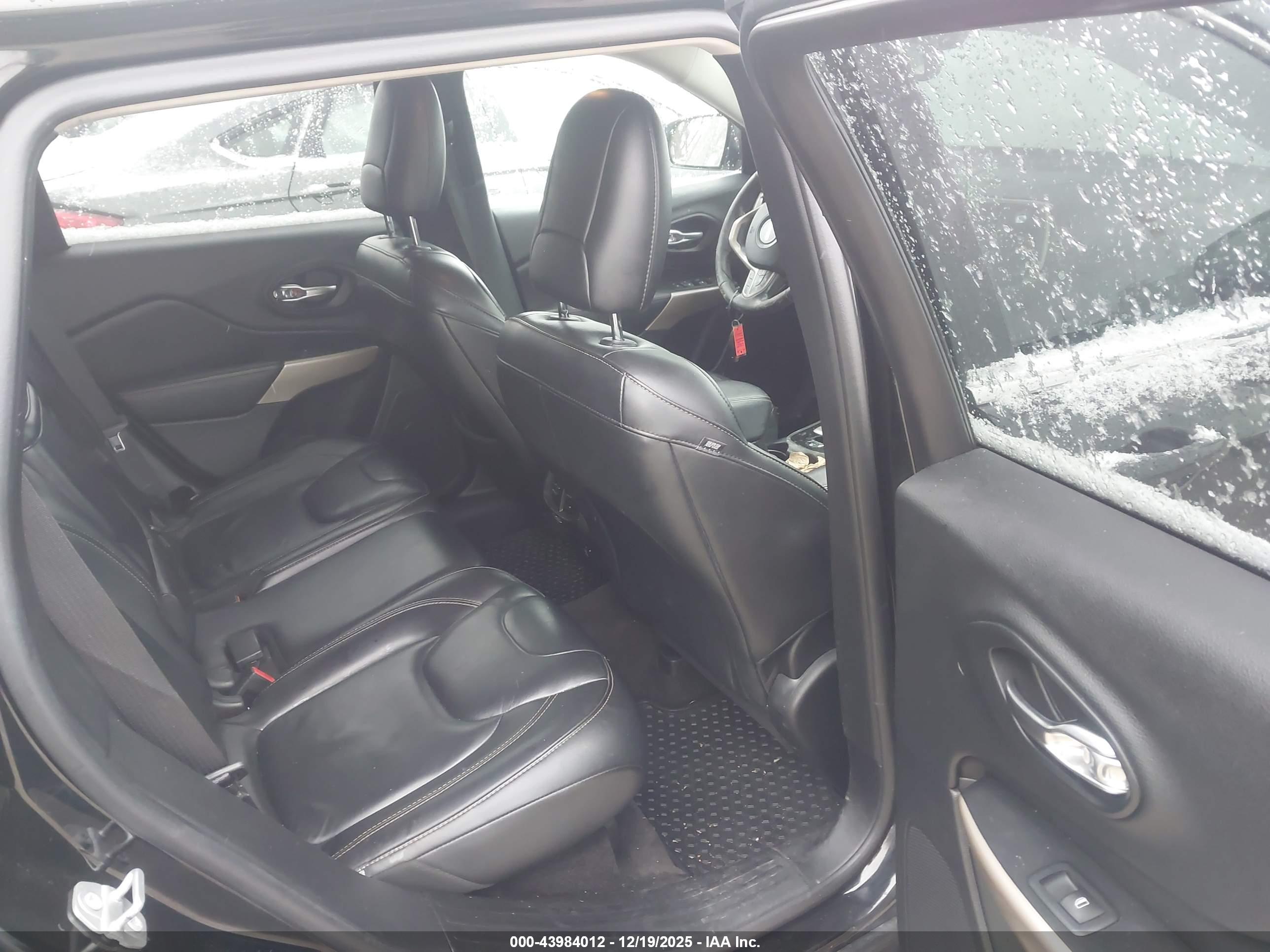 JEEP CHEROKEE image 8