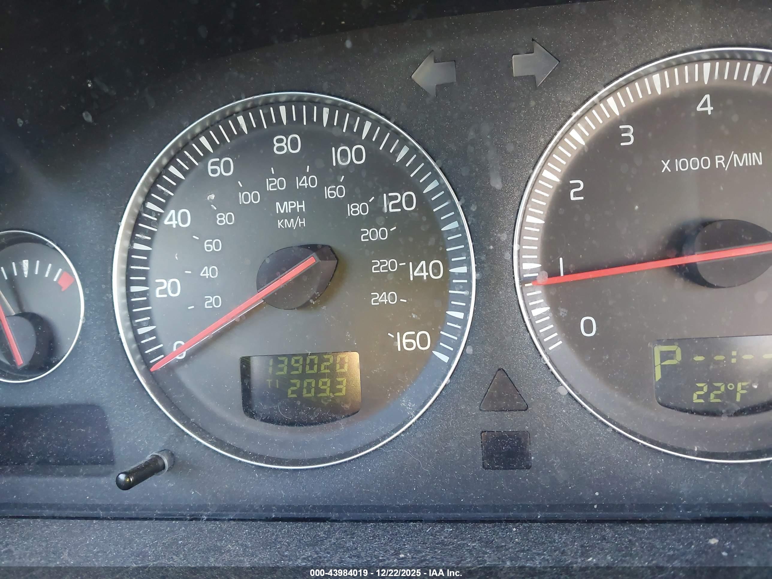VOLVO S60 image 7
