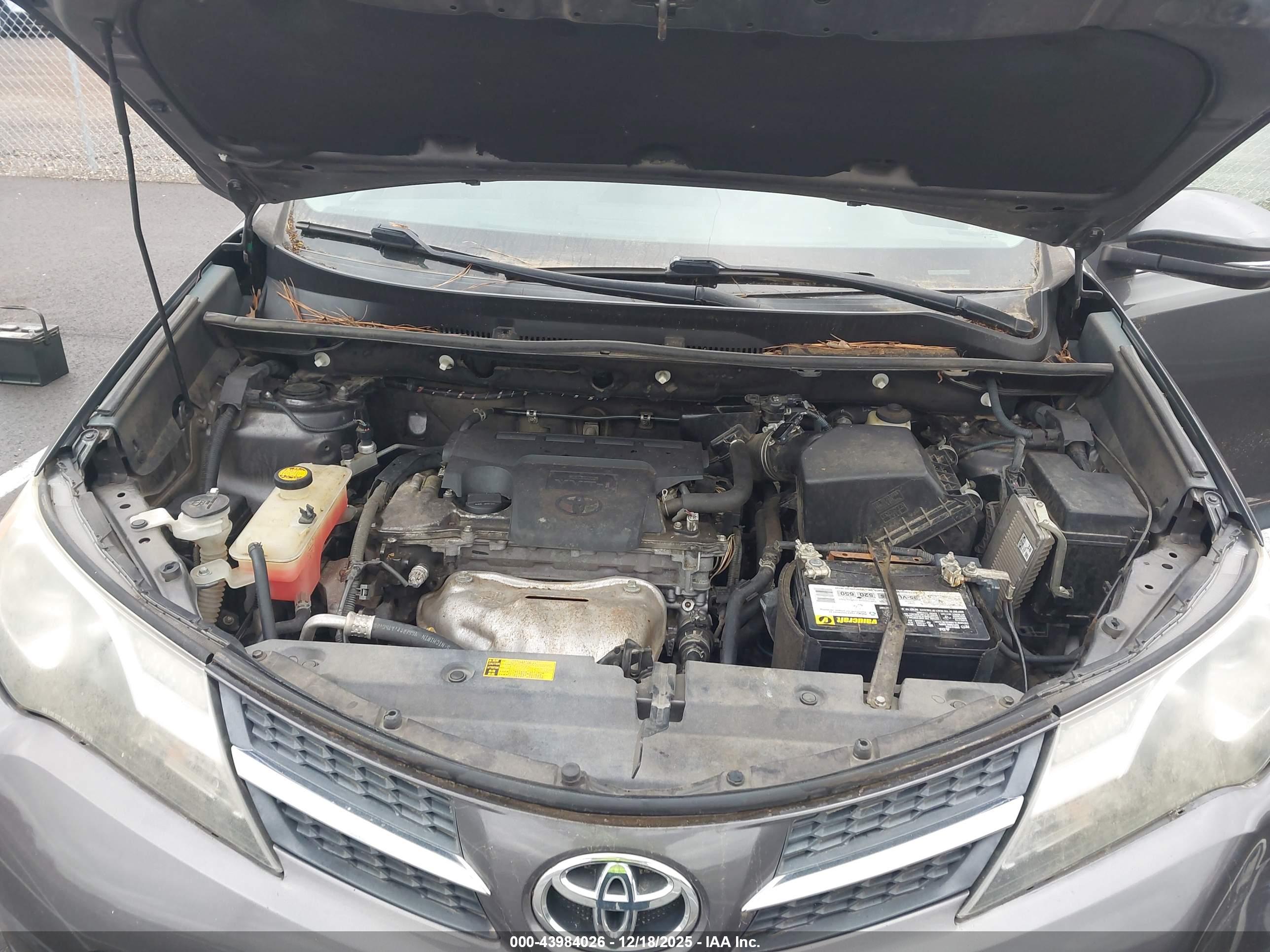 TOYOTA RAV4 image 10