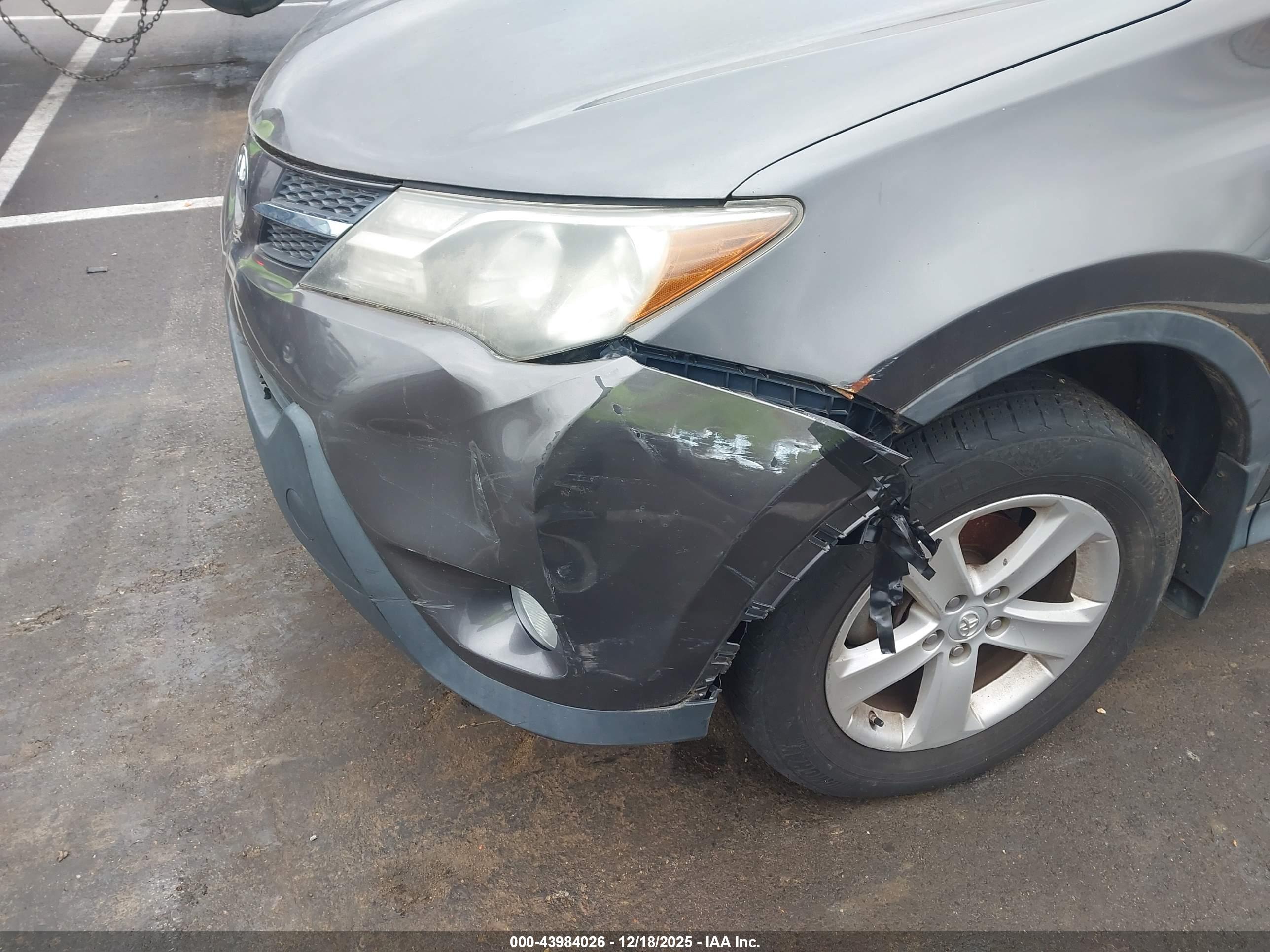 TOYOTA RAV4 image 6