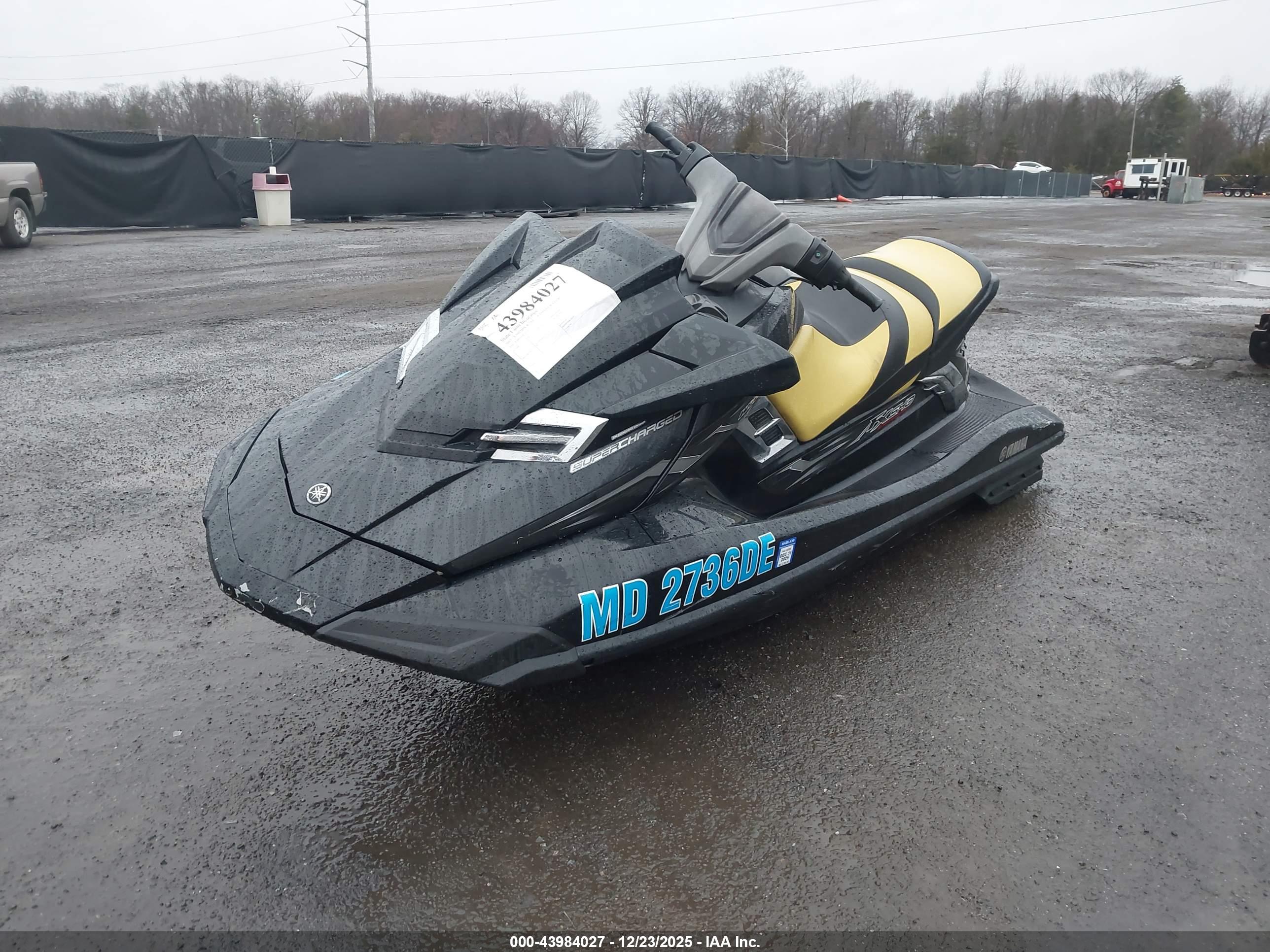 YAMAHA WAVERUNNER image 2