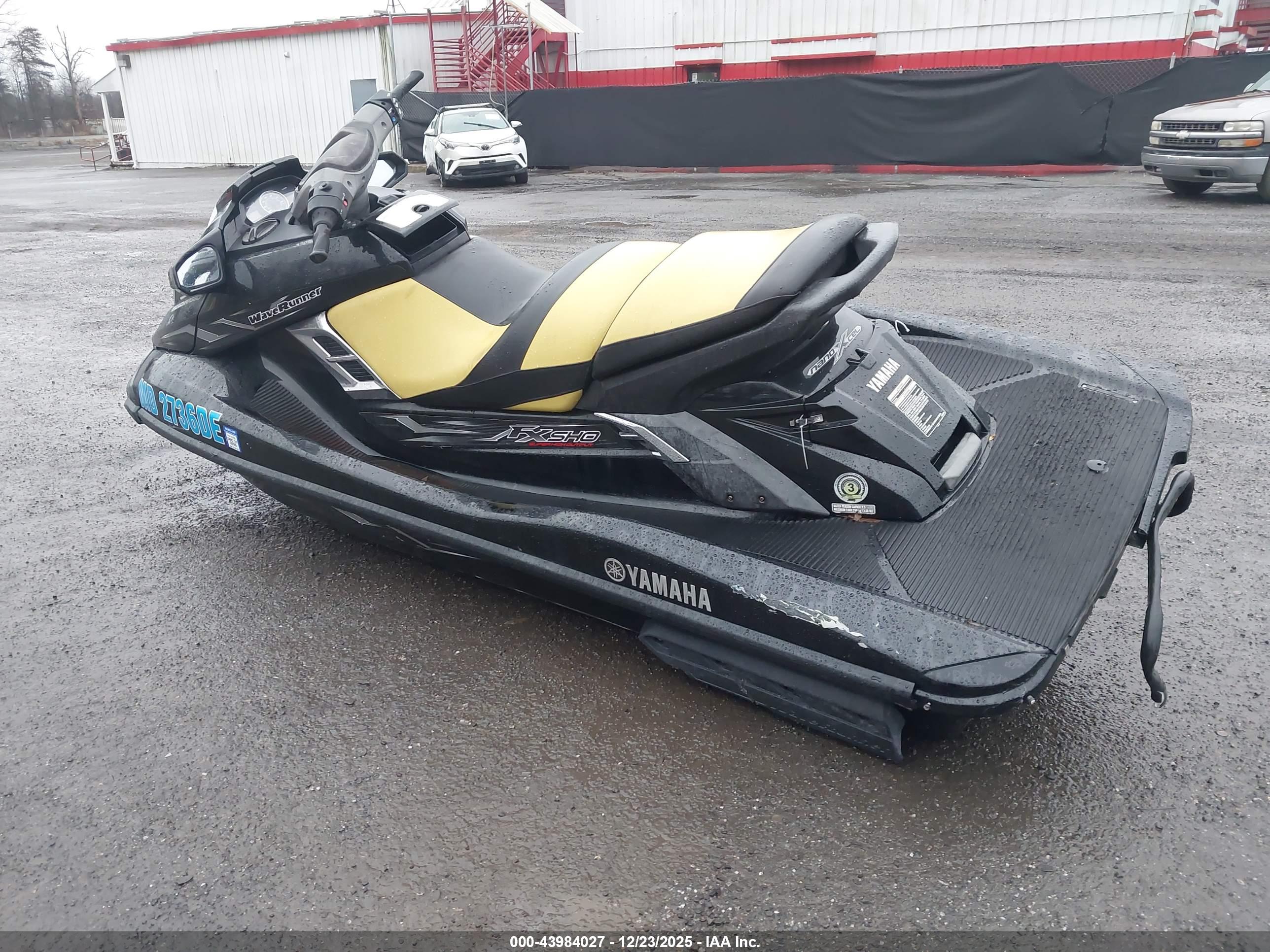 YAMAHA WAVERUNNER image 3