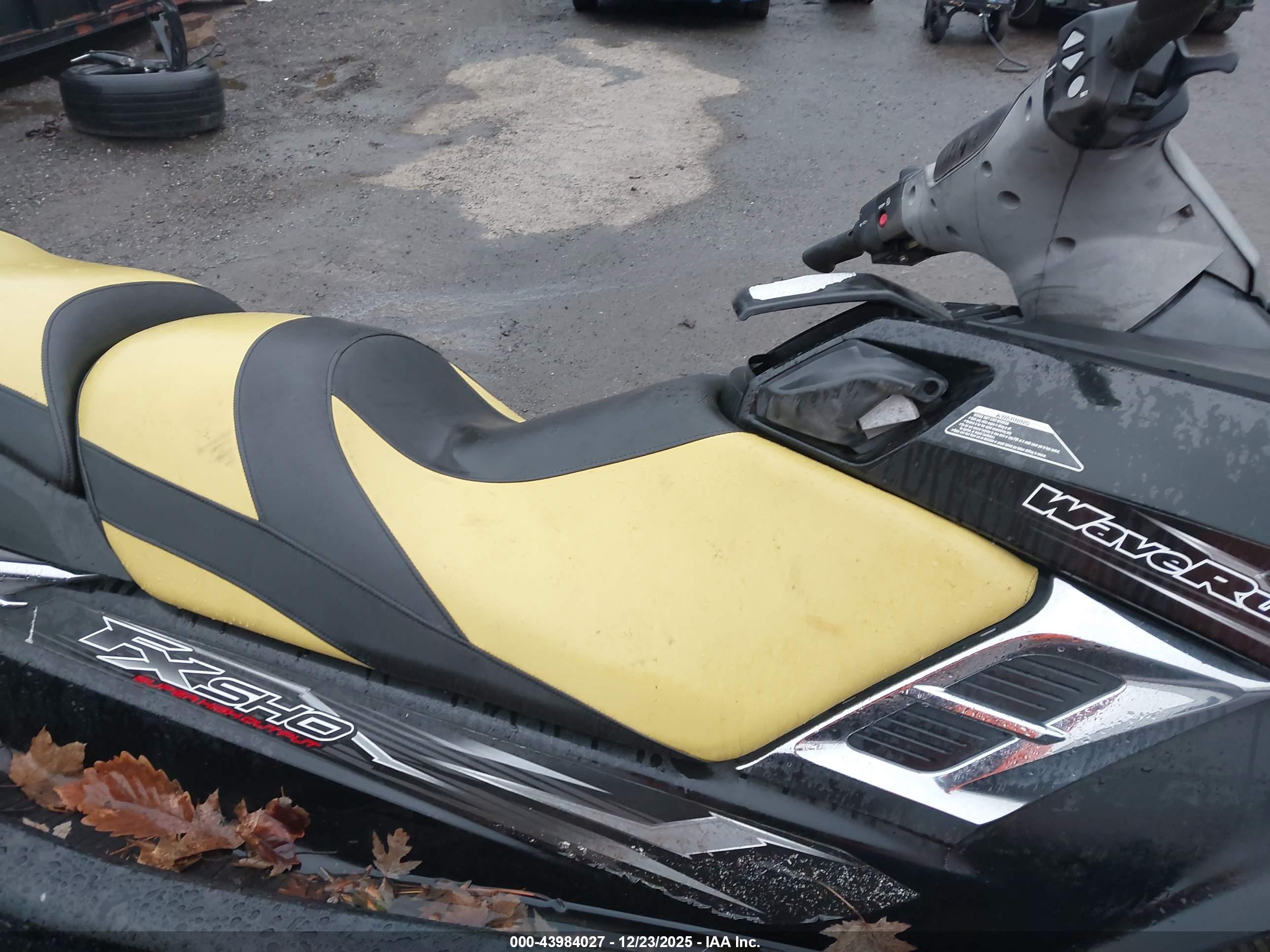 YAMAHA WAVERUNNER image 5