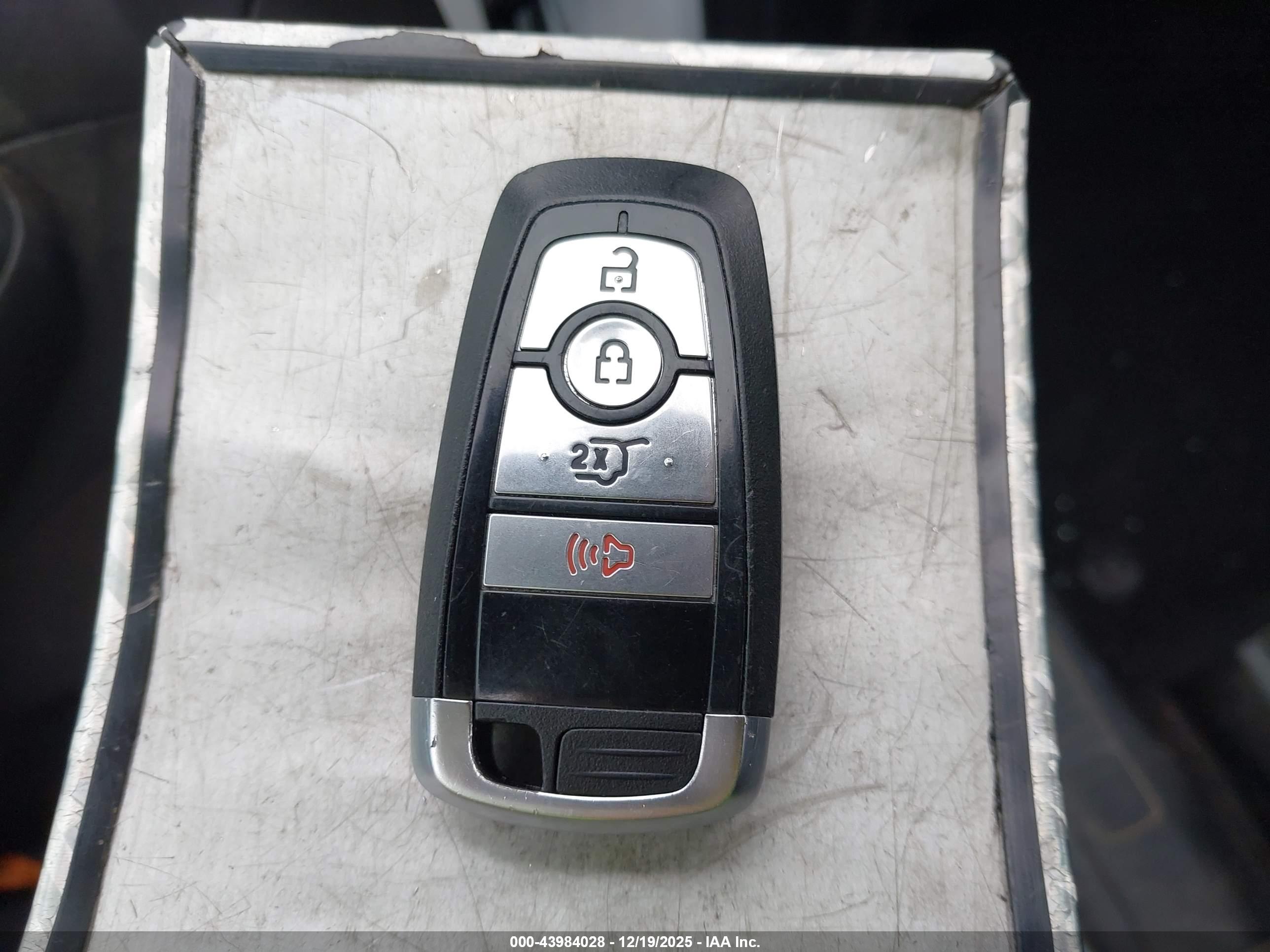 FORD ESCAPE image 11