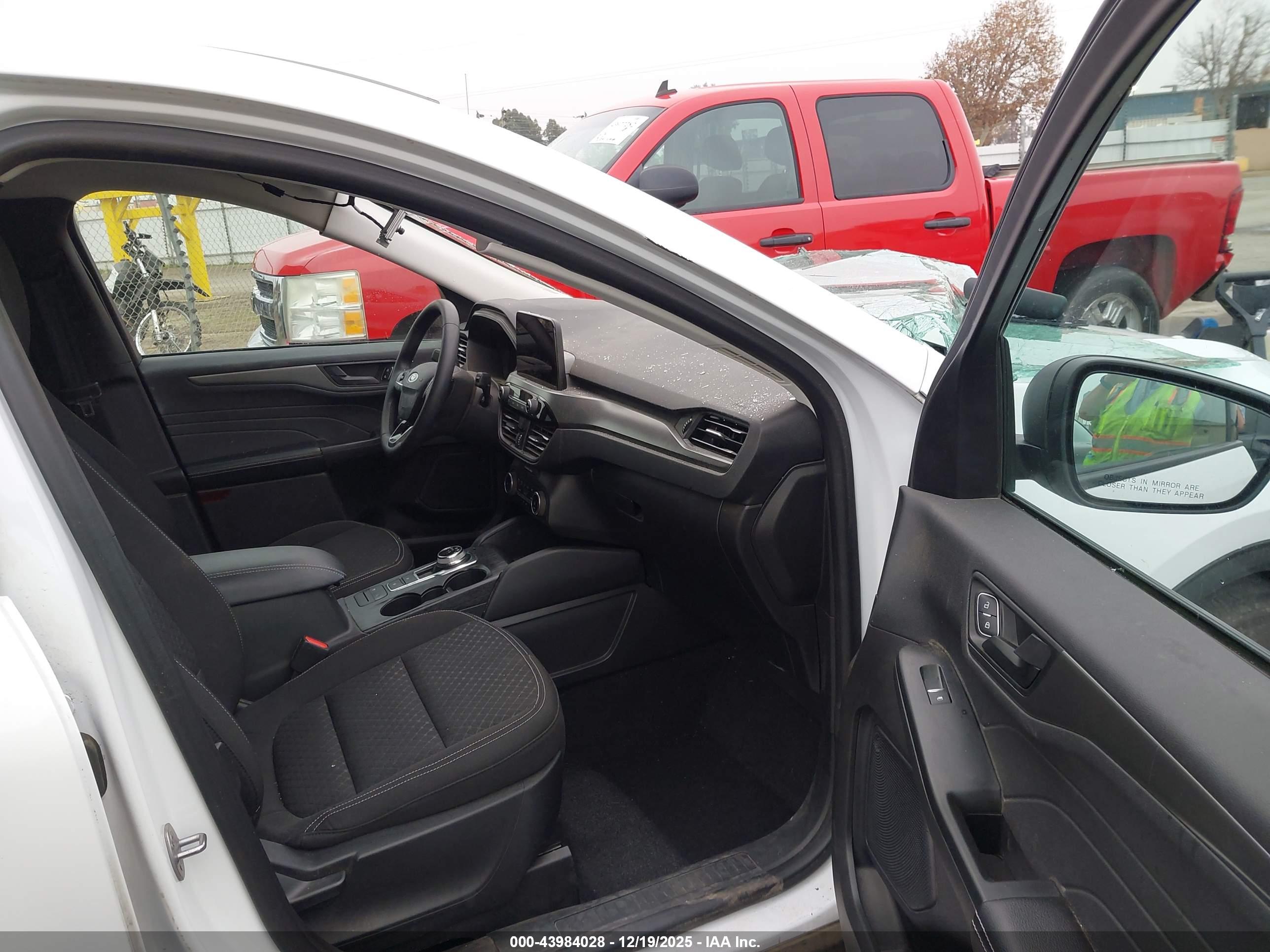 FORD ESCAPE image 5