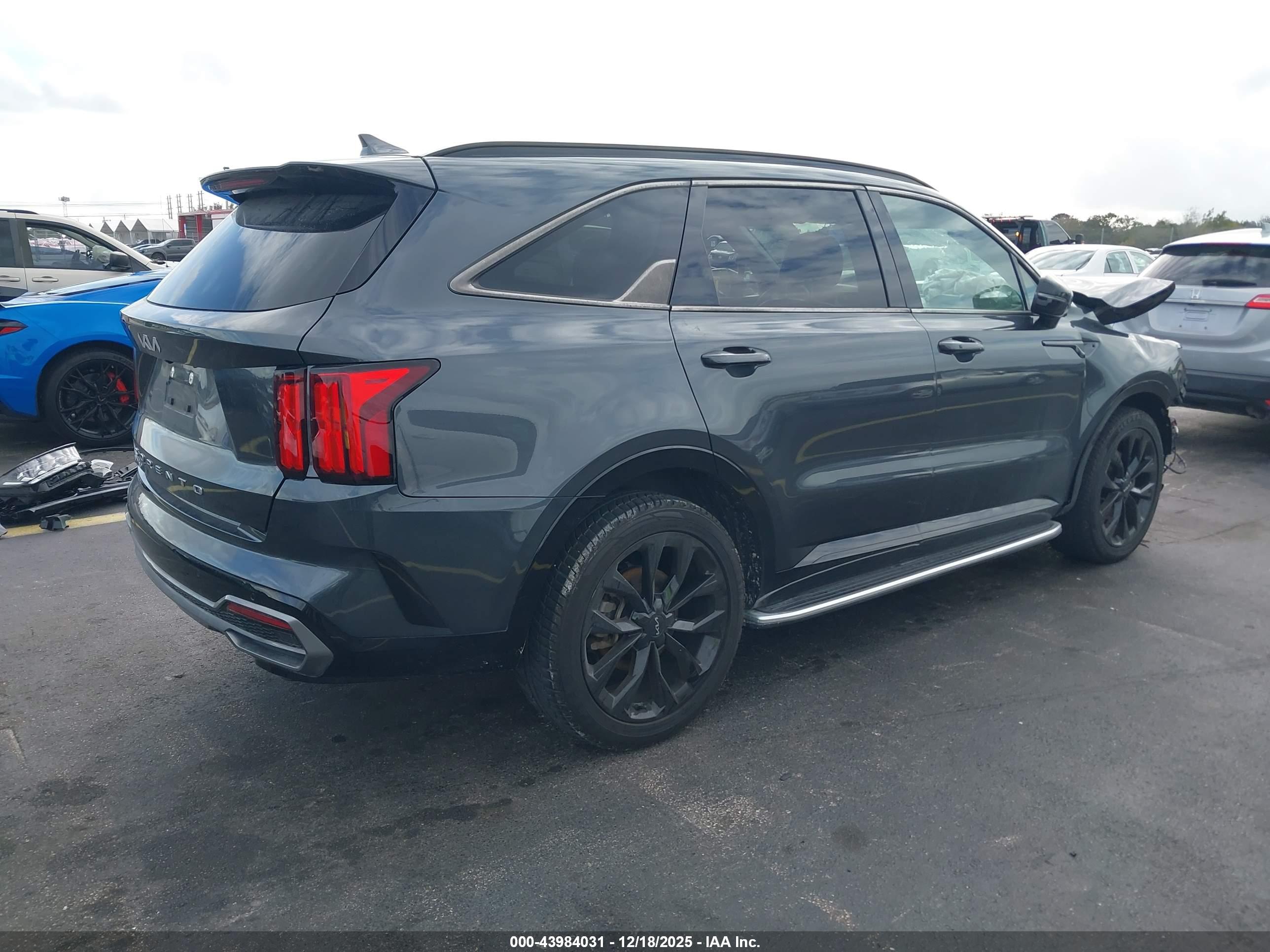 KIA SORENTO image 4