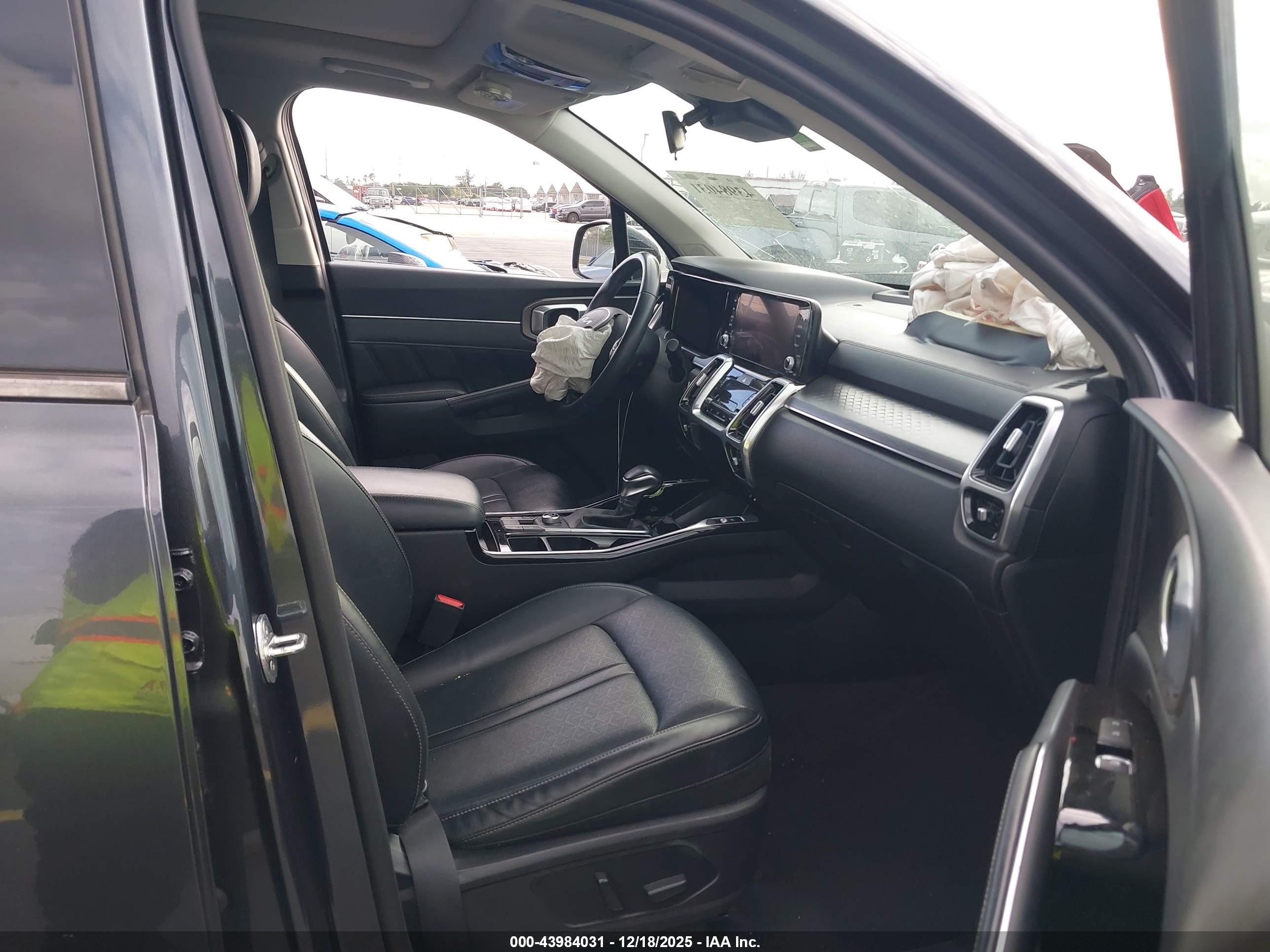 KIA SORENTO image 5