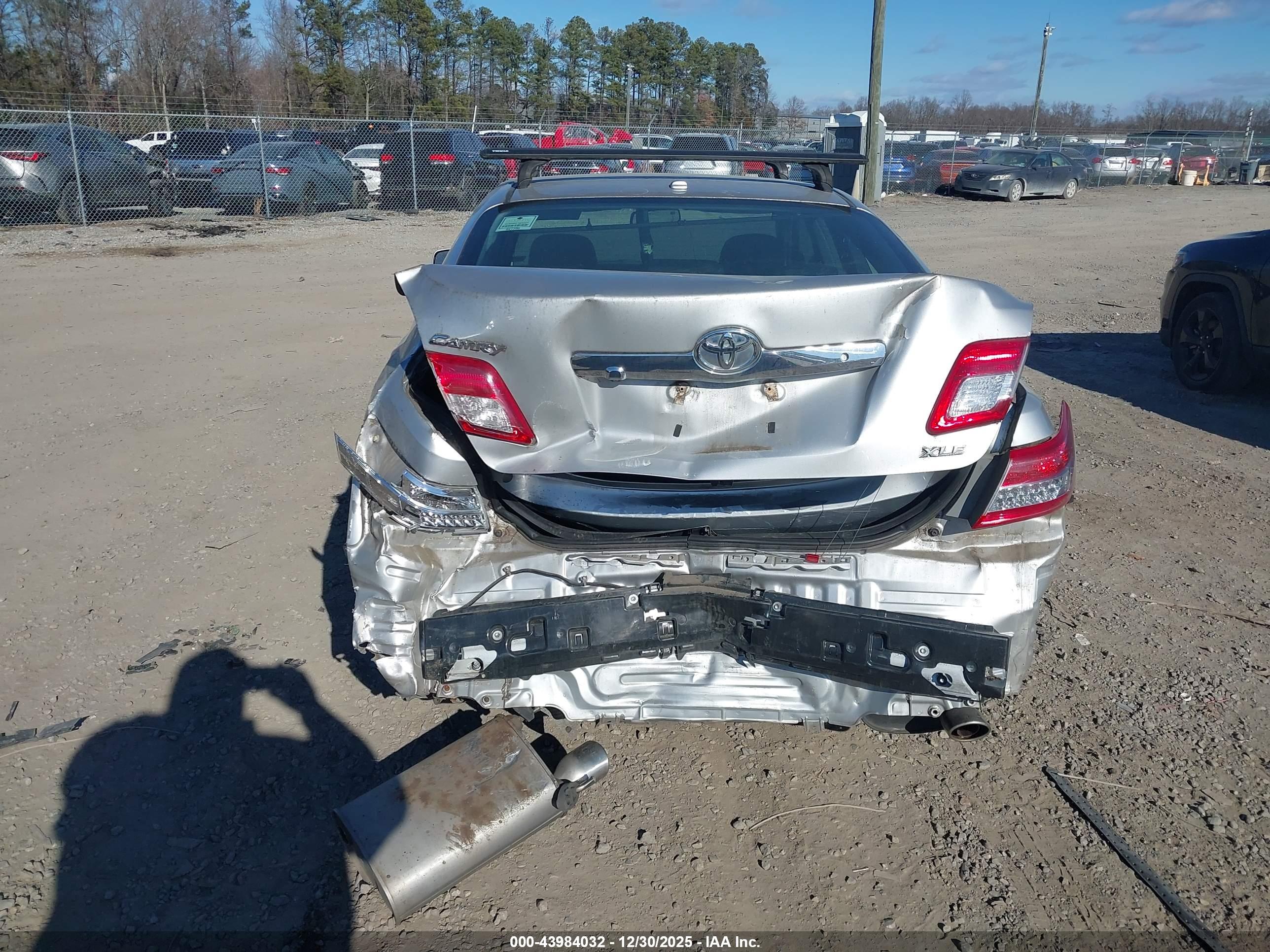 TOYOTA CAMRY image 6
