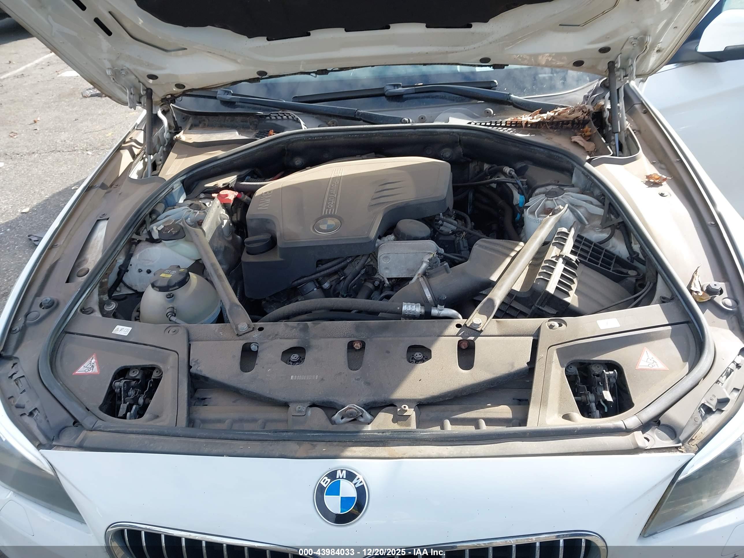 BMW 528I image 10