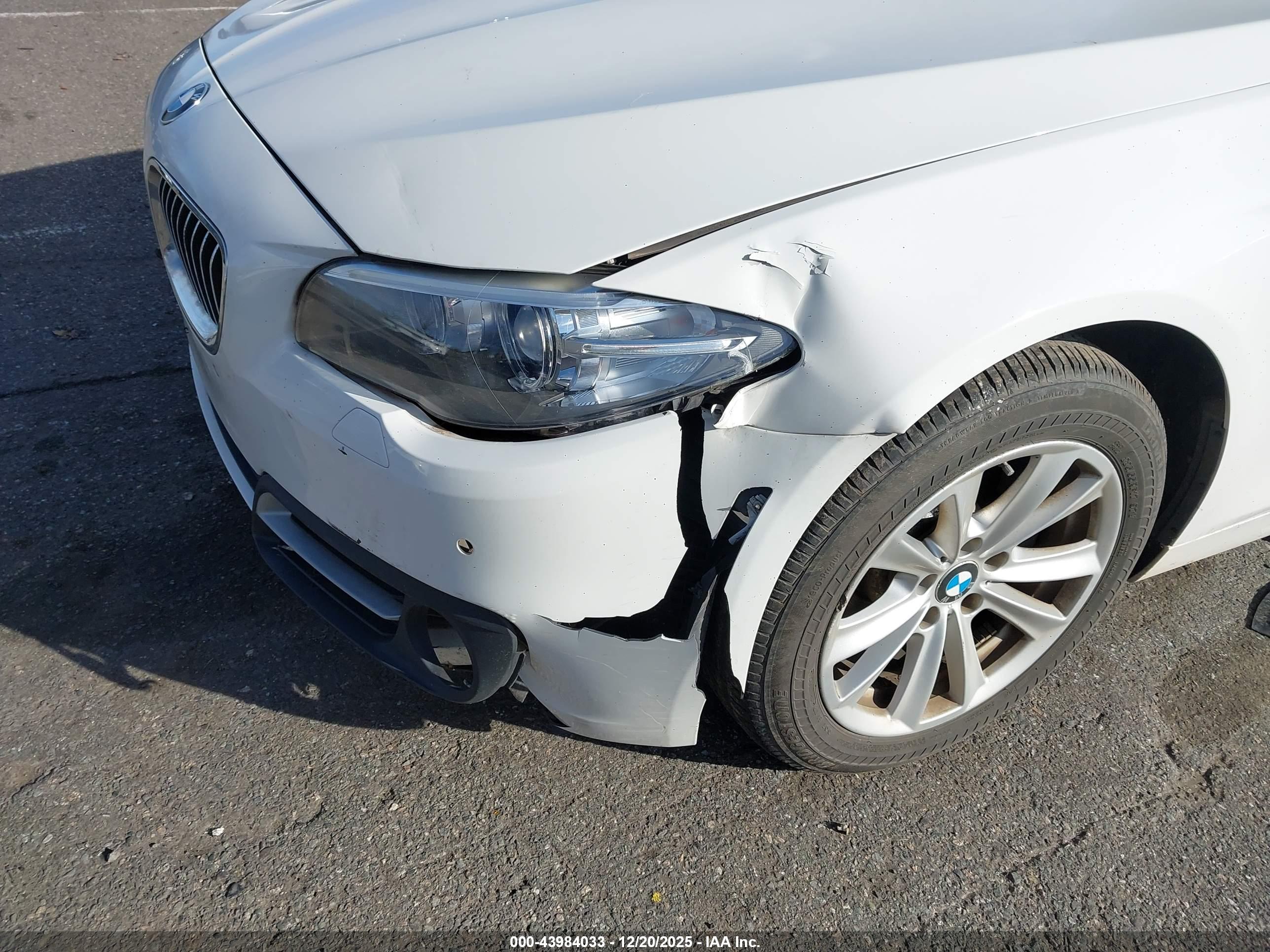 BMW 528I image 6