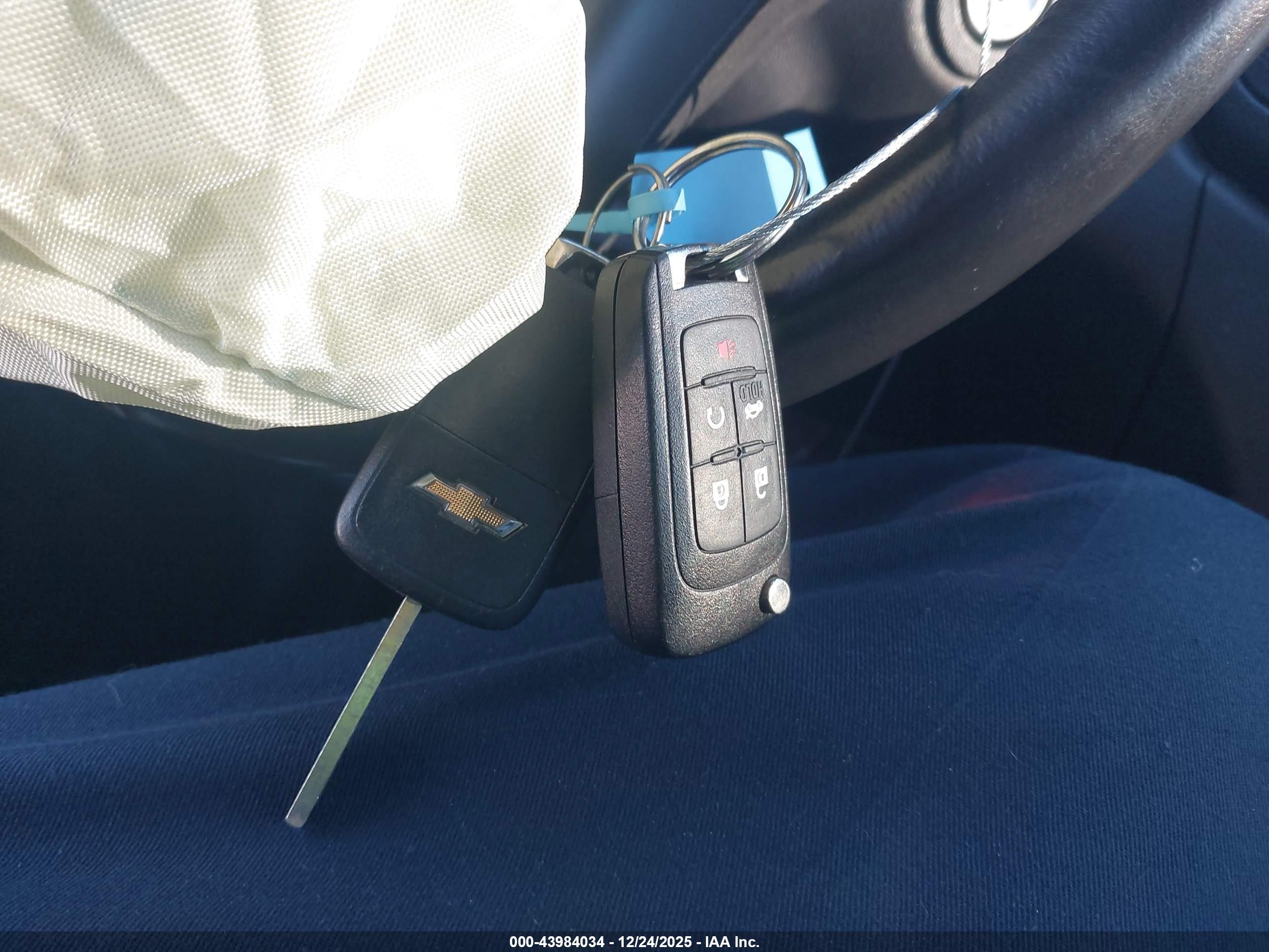 CHEVROLET EQUINOX image 11