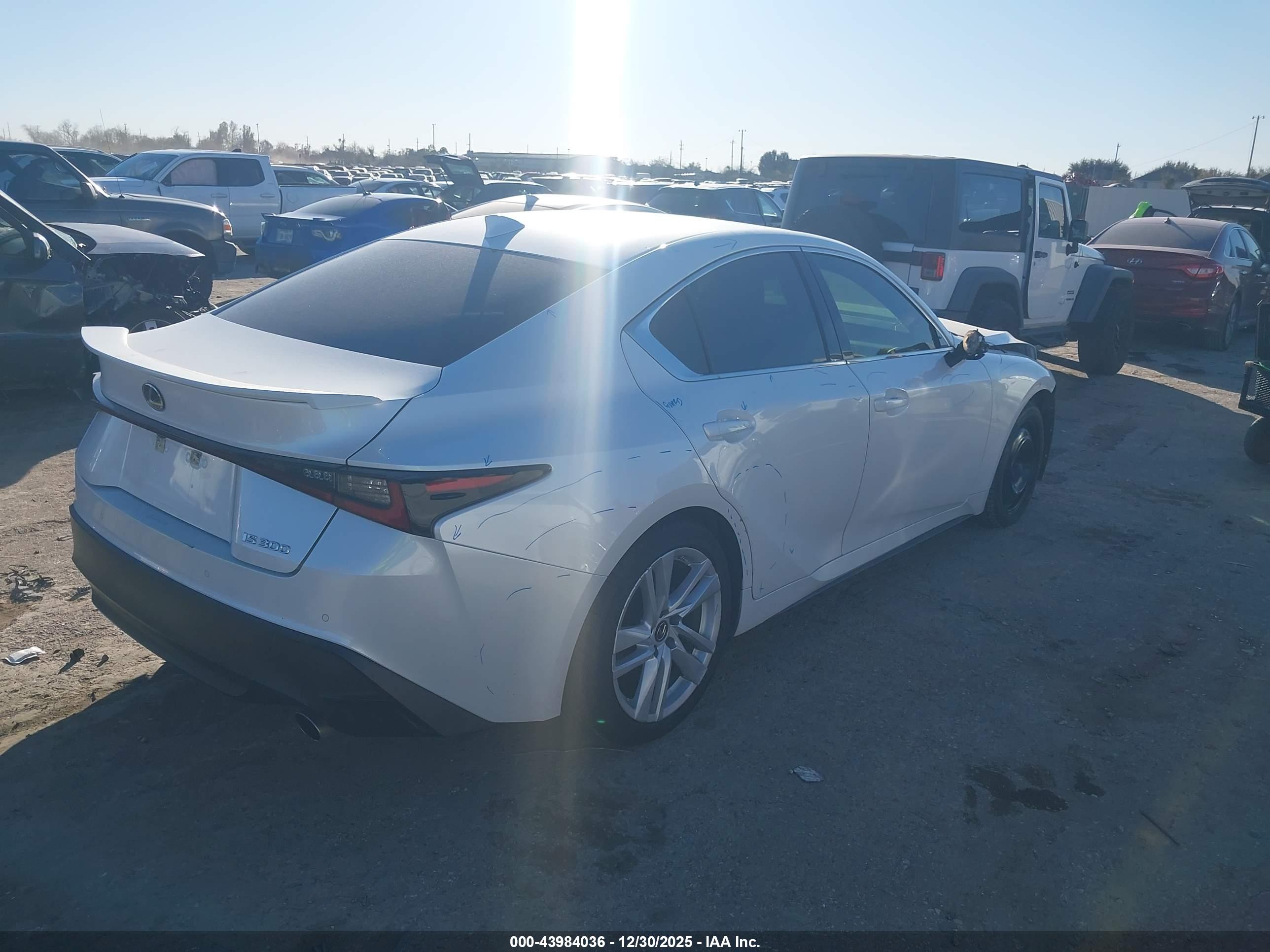 LEXUS IS image 4