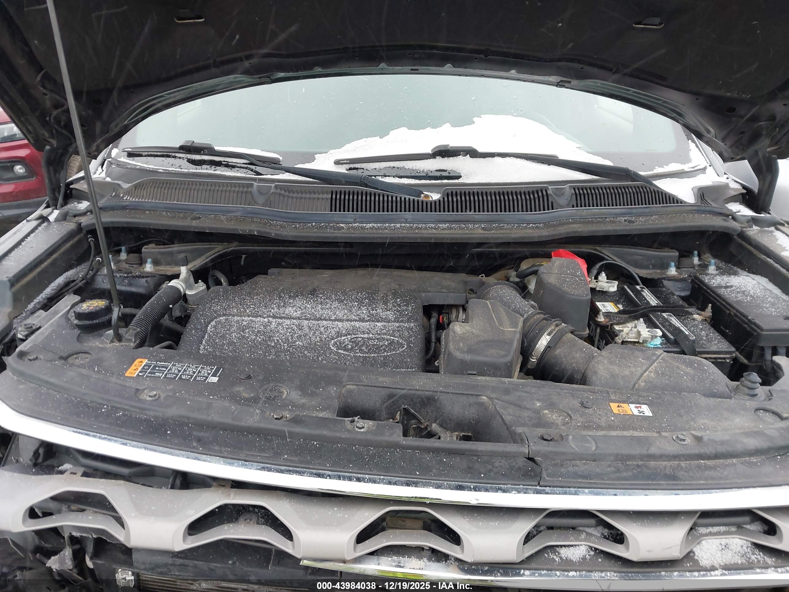 FORD EXPLORER image 10