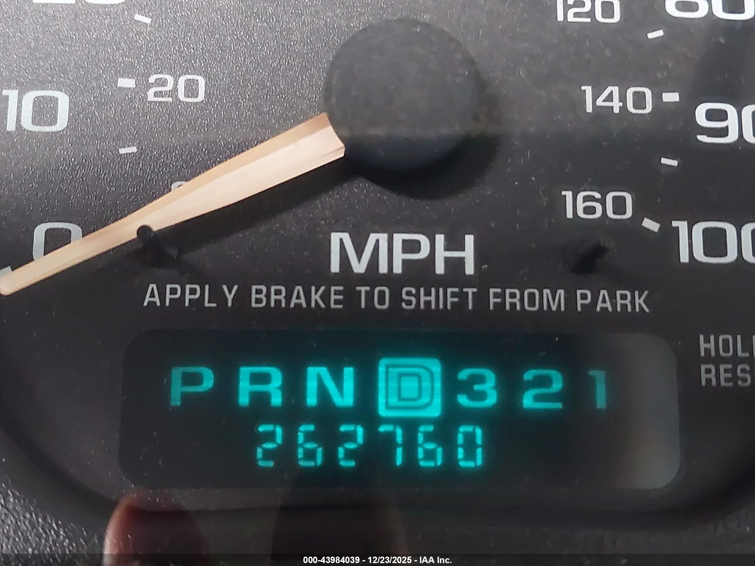 CHEVROLET TAHOE image 6