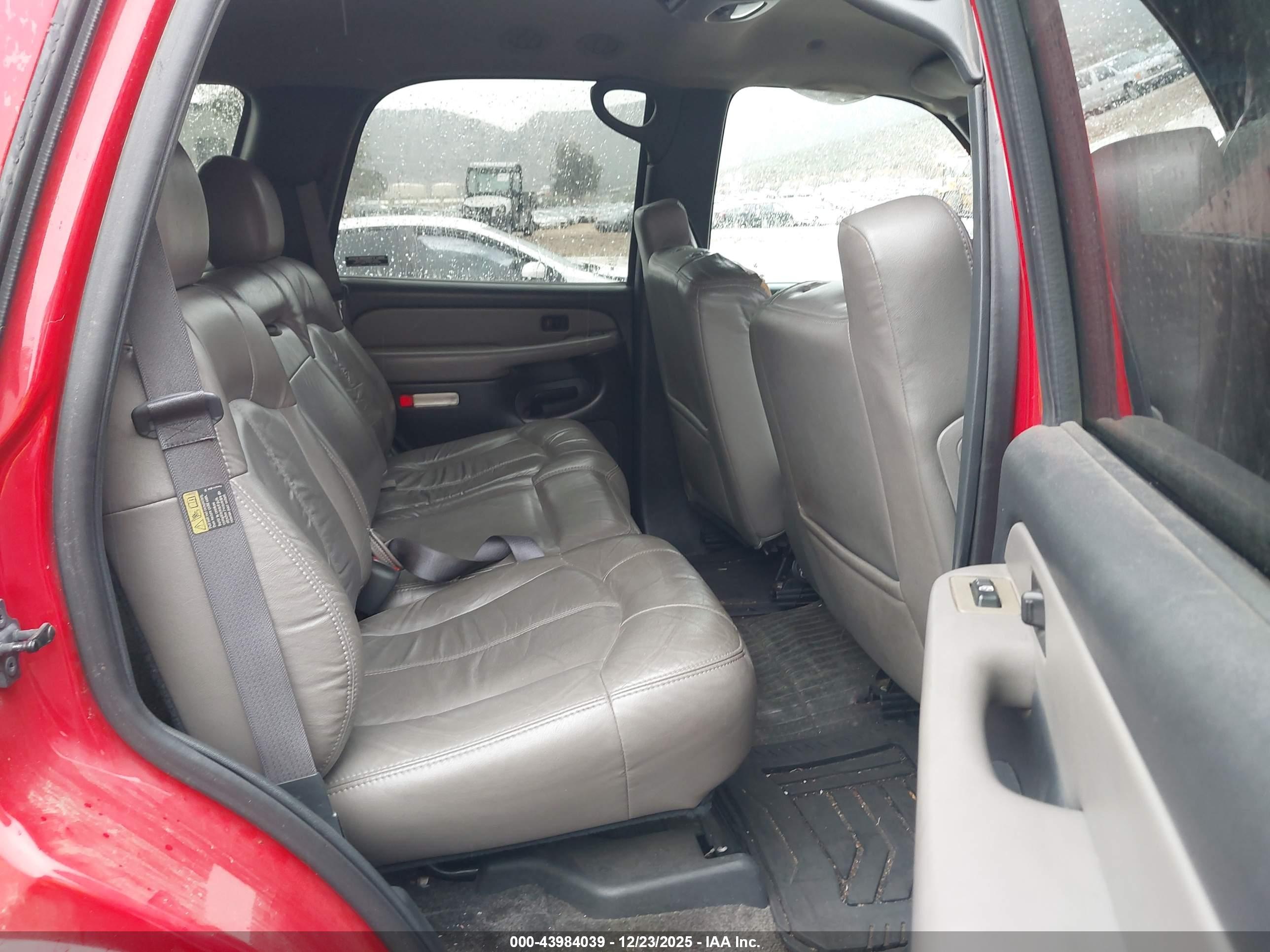 CHEVROLET TAHOE image 8