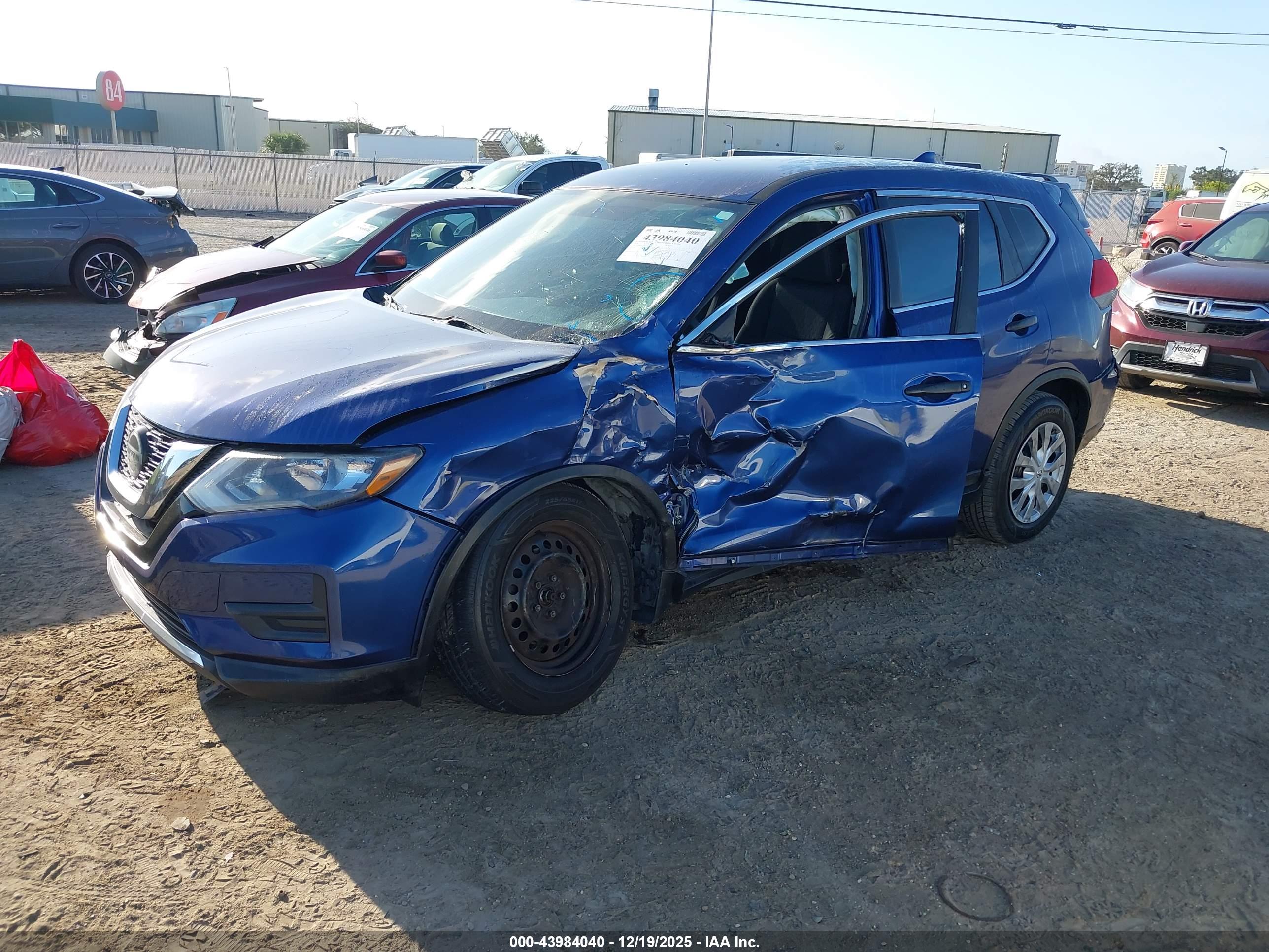 NISSAN ROGUE image 2