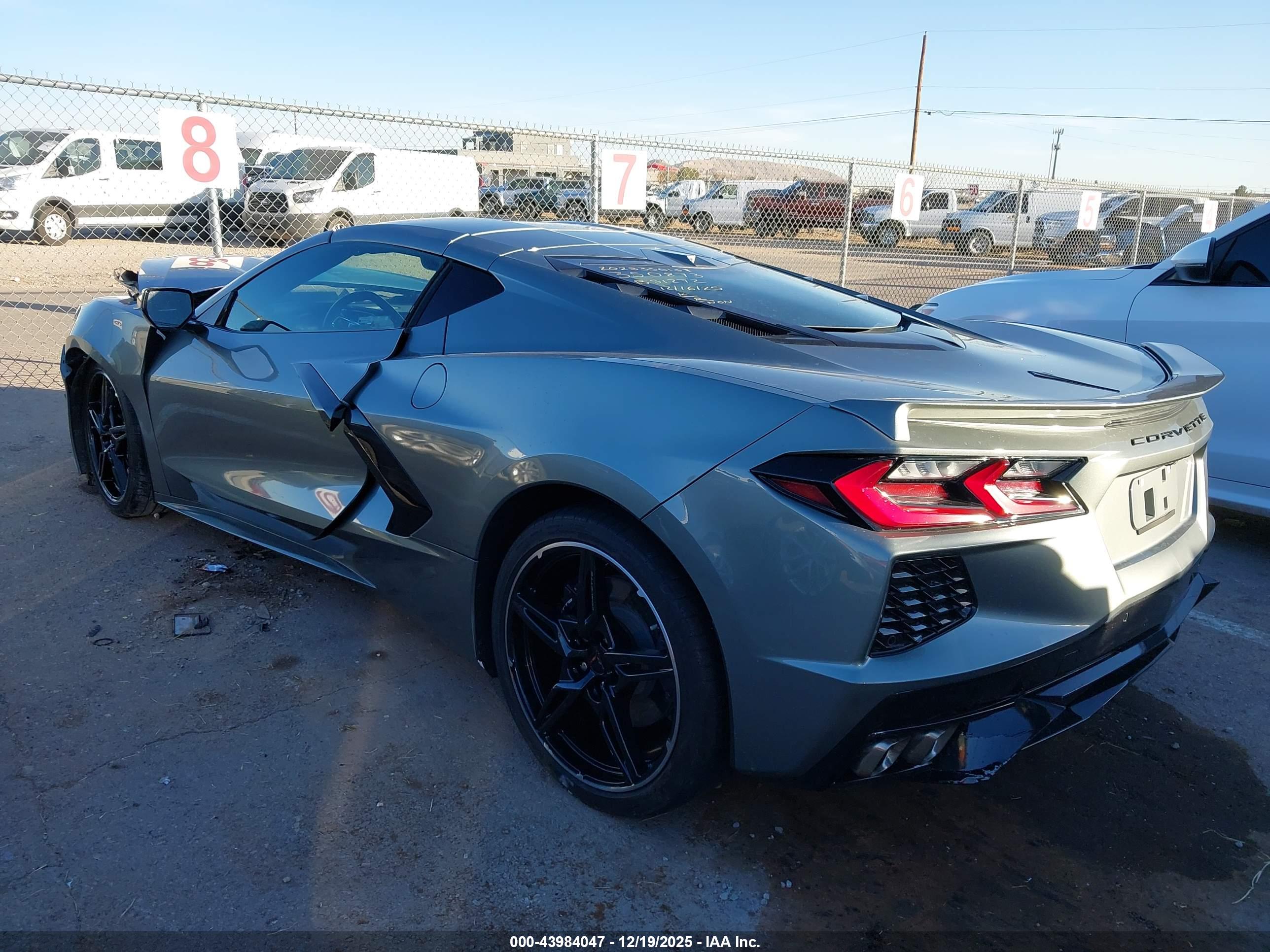 CHEVROLET CORVETTE image 3