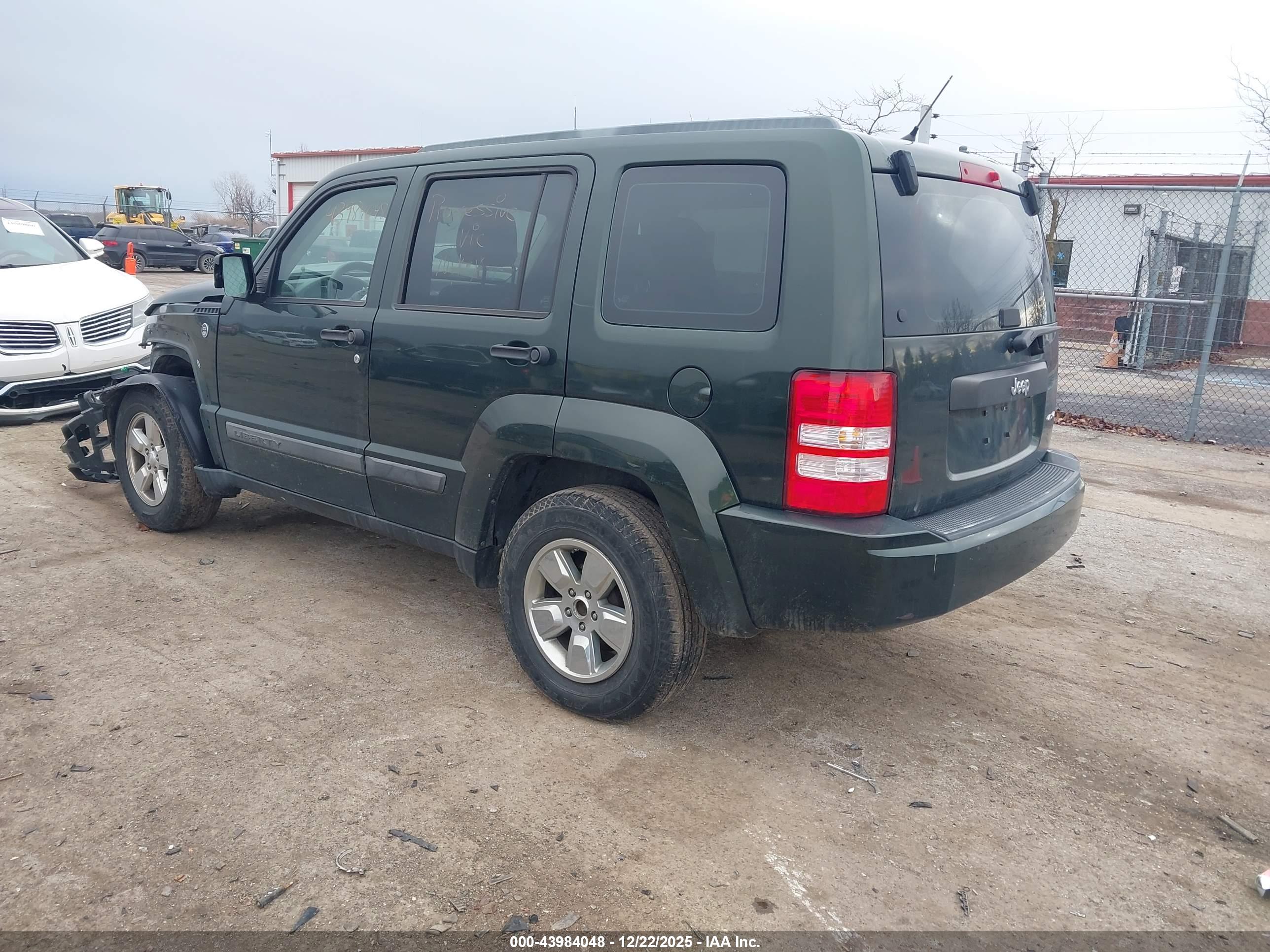 JEEP LIBERTY image 3