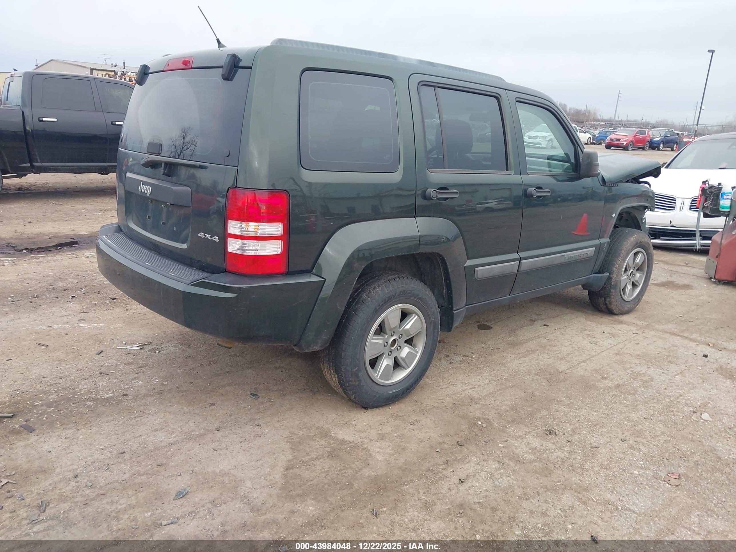 JEEP LIBERTY image 4