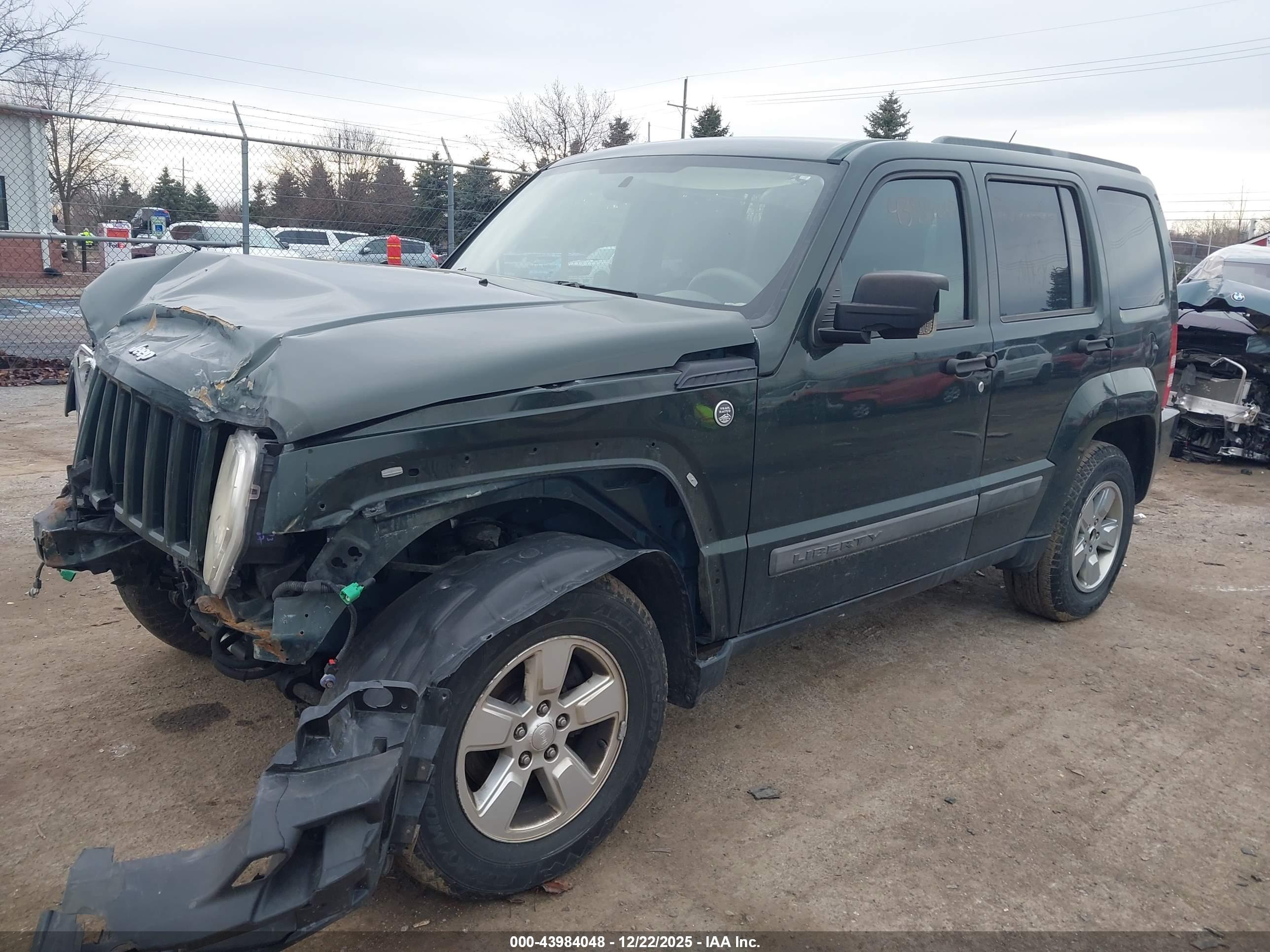 JEEP LIBERTY image 6