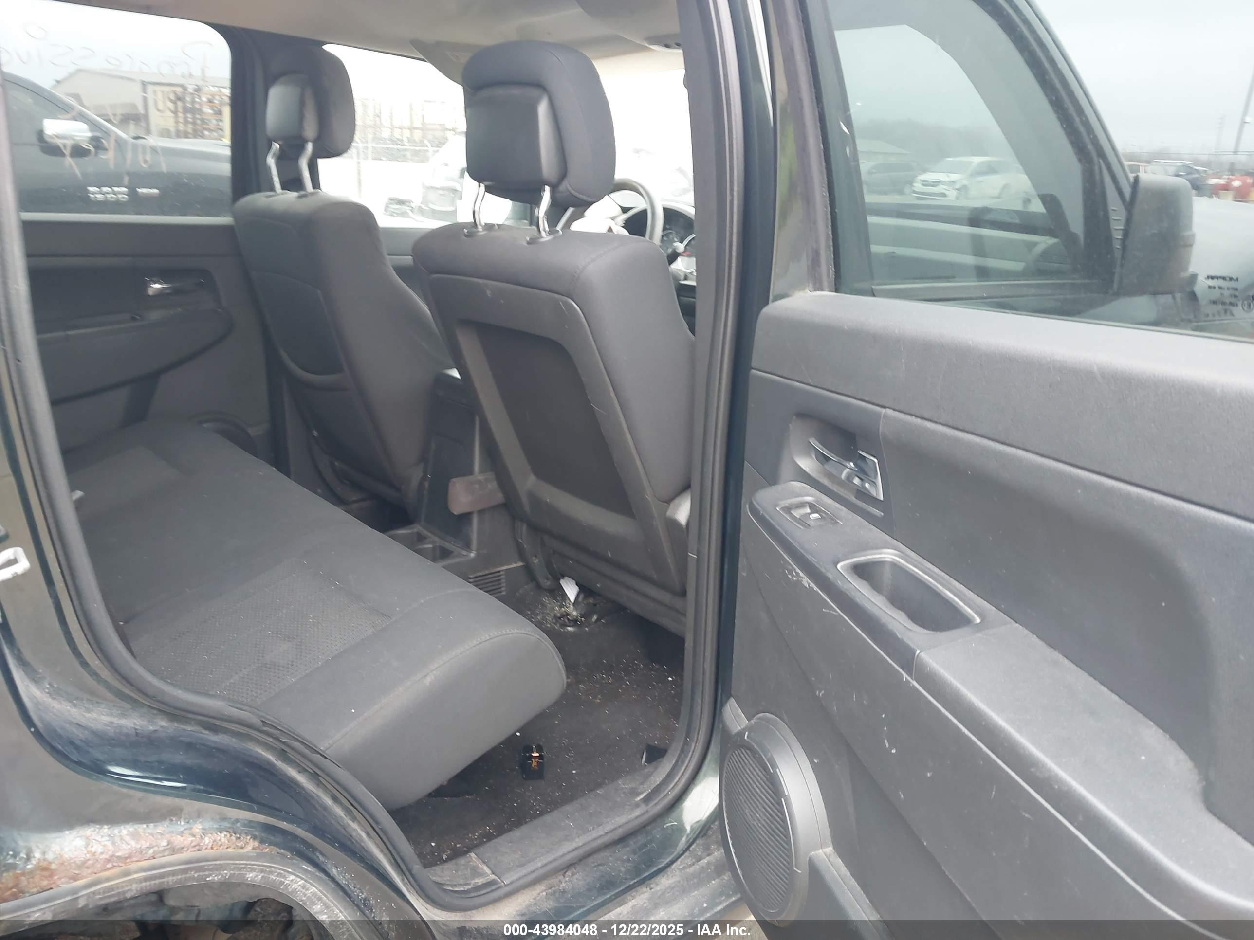 JEEP LIBERTY image 8