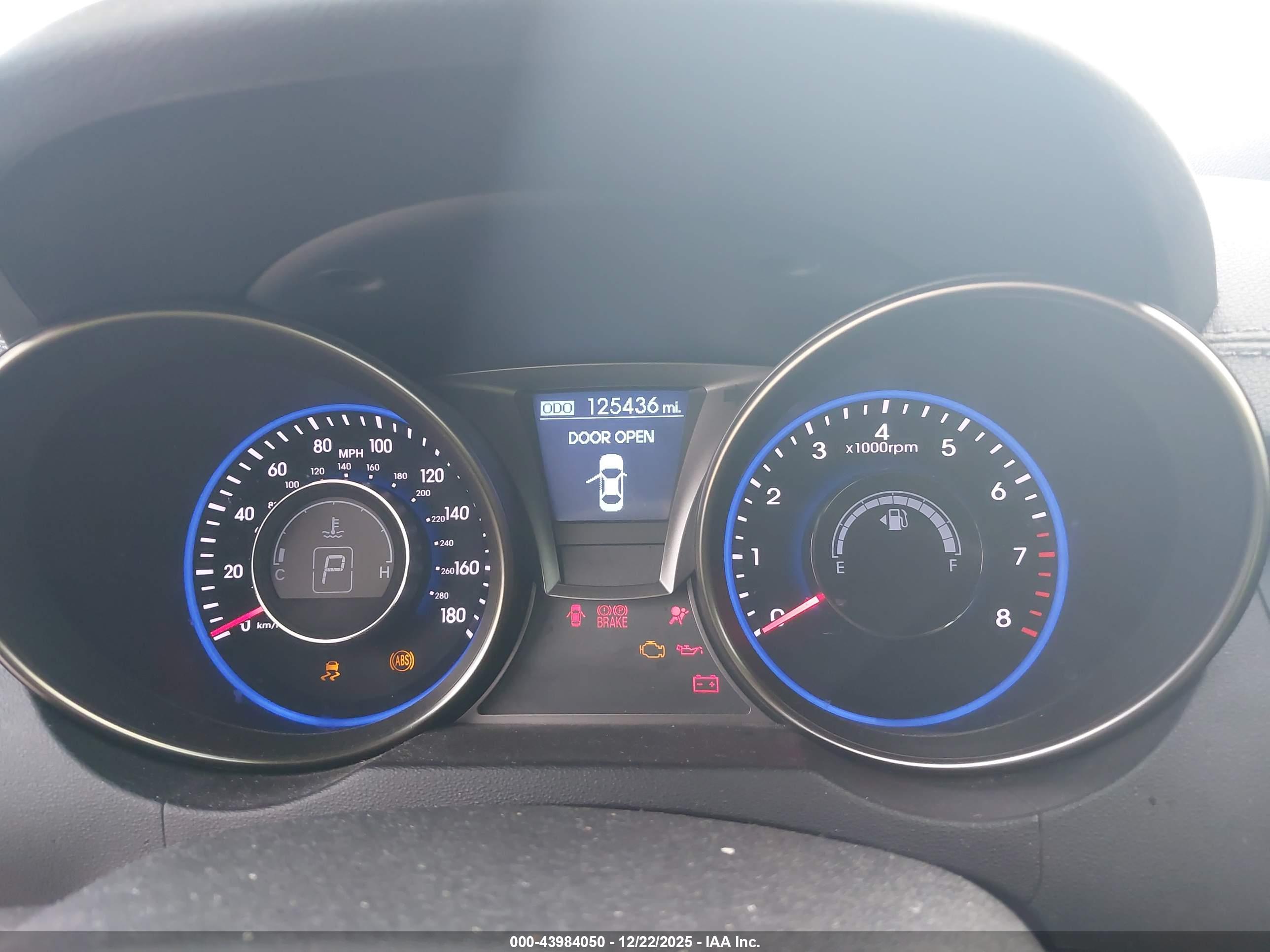 HYUNDAI GENESIS image 7
