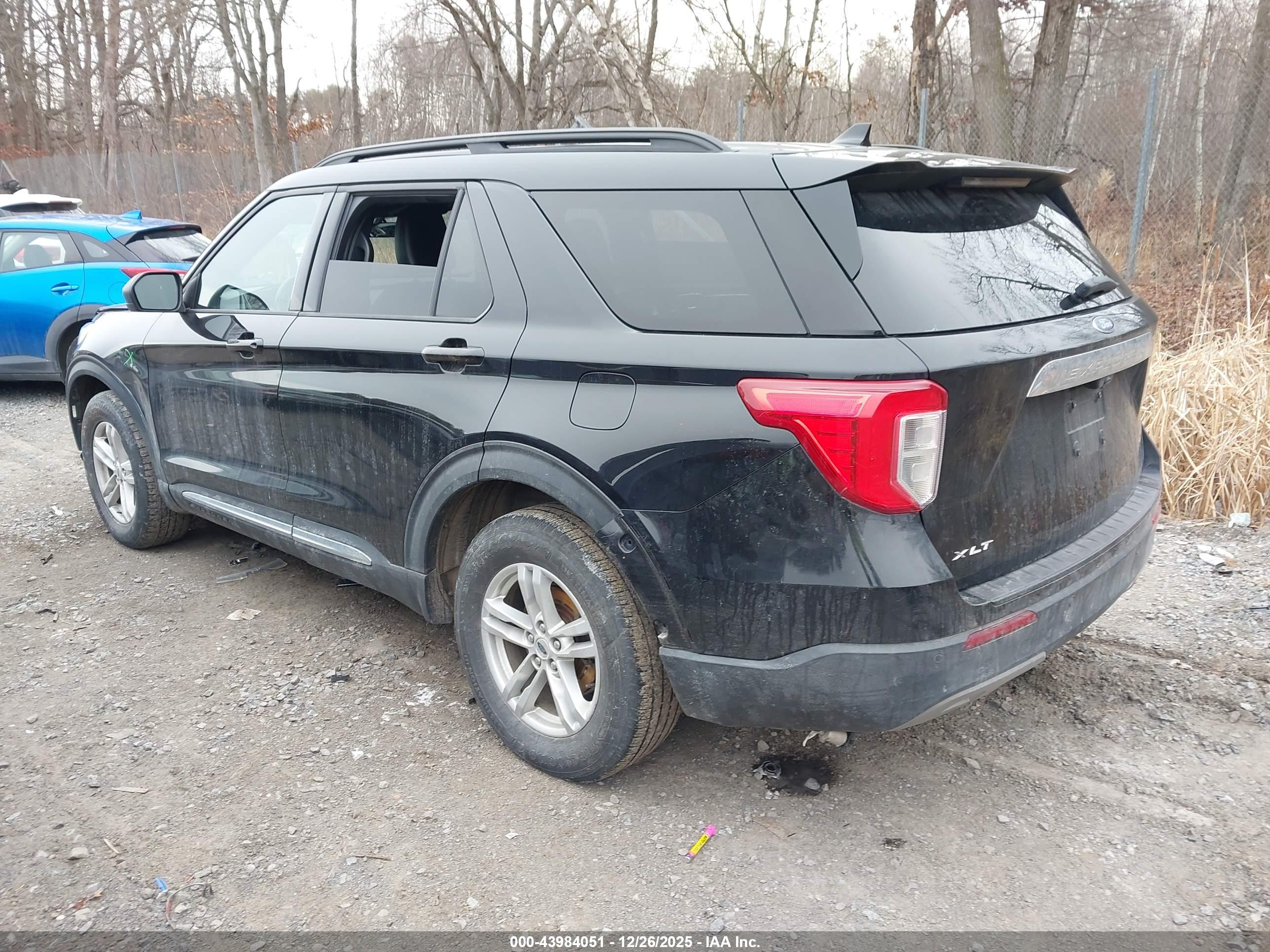 FORD EXPLORER image 3