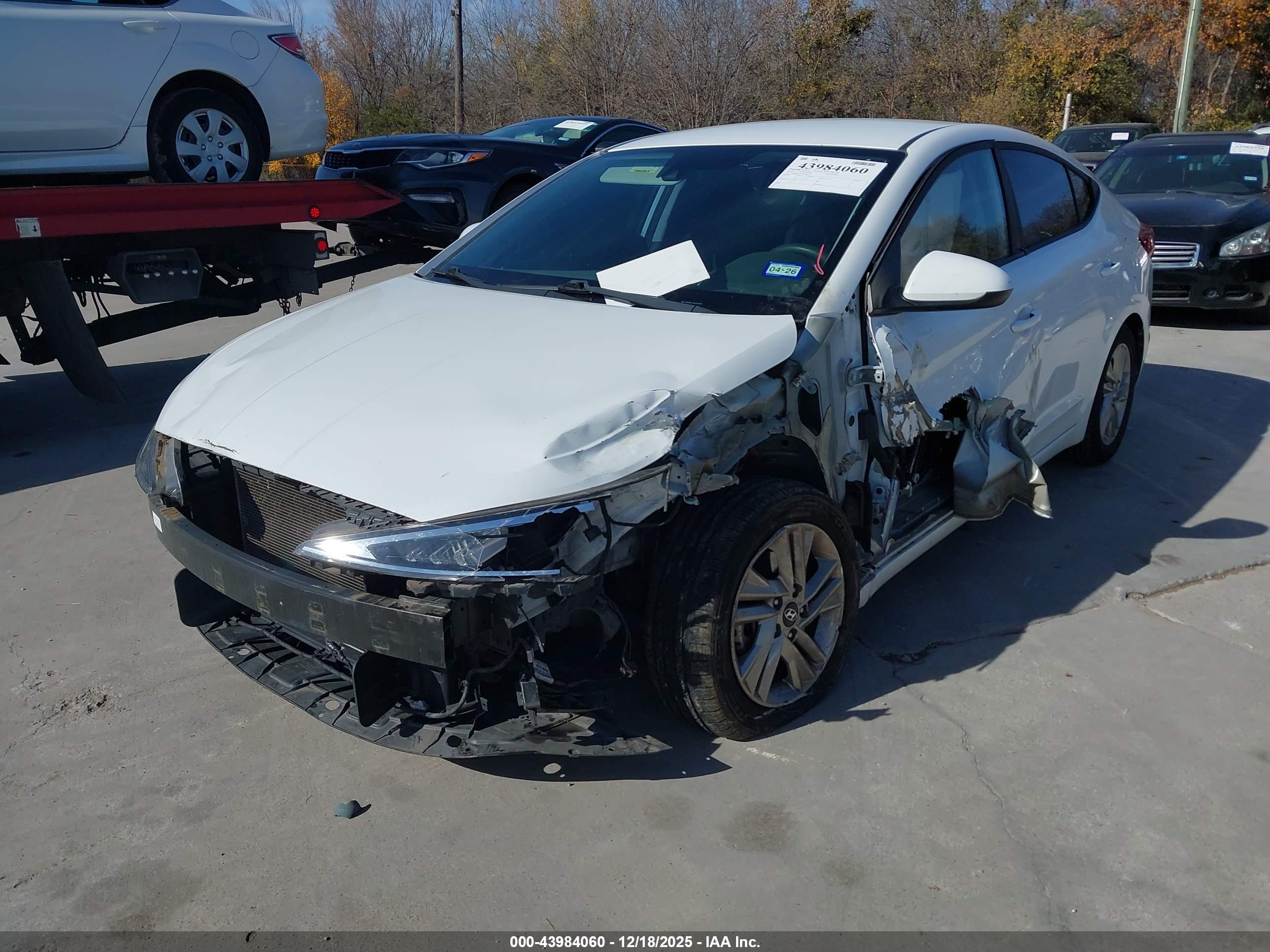 HYUNDAI ELANTRA image 2