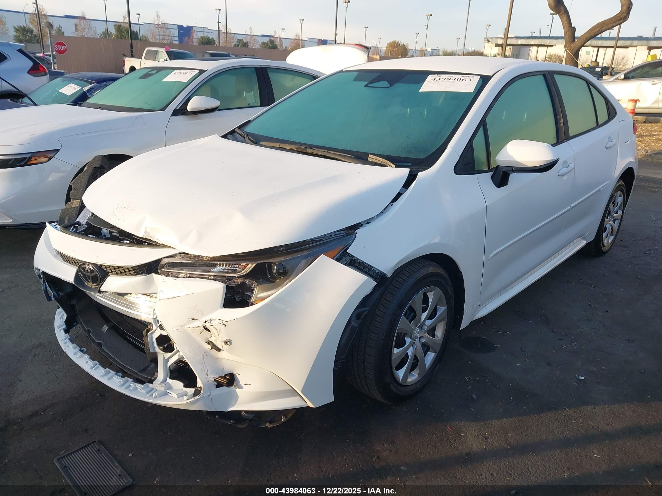 TOYOTA COROLLA image 2