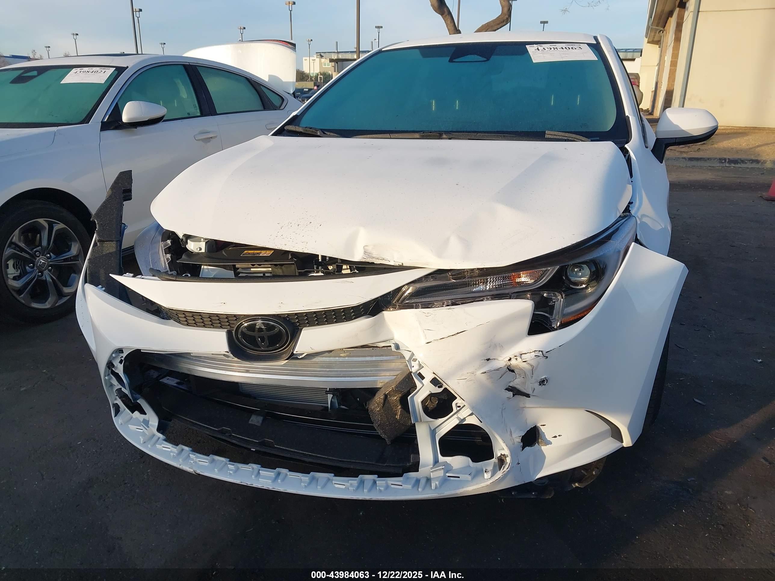 TOYOTA COROLLA image 6