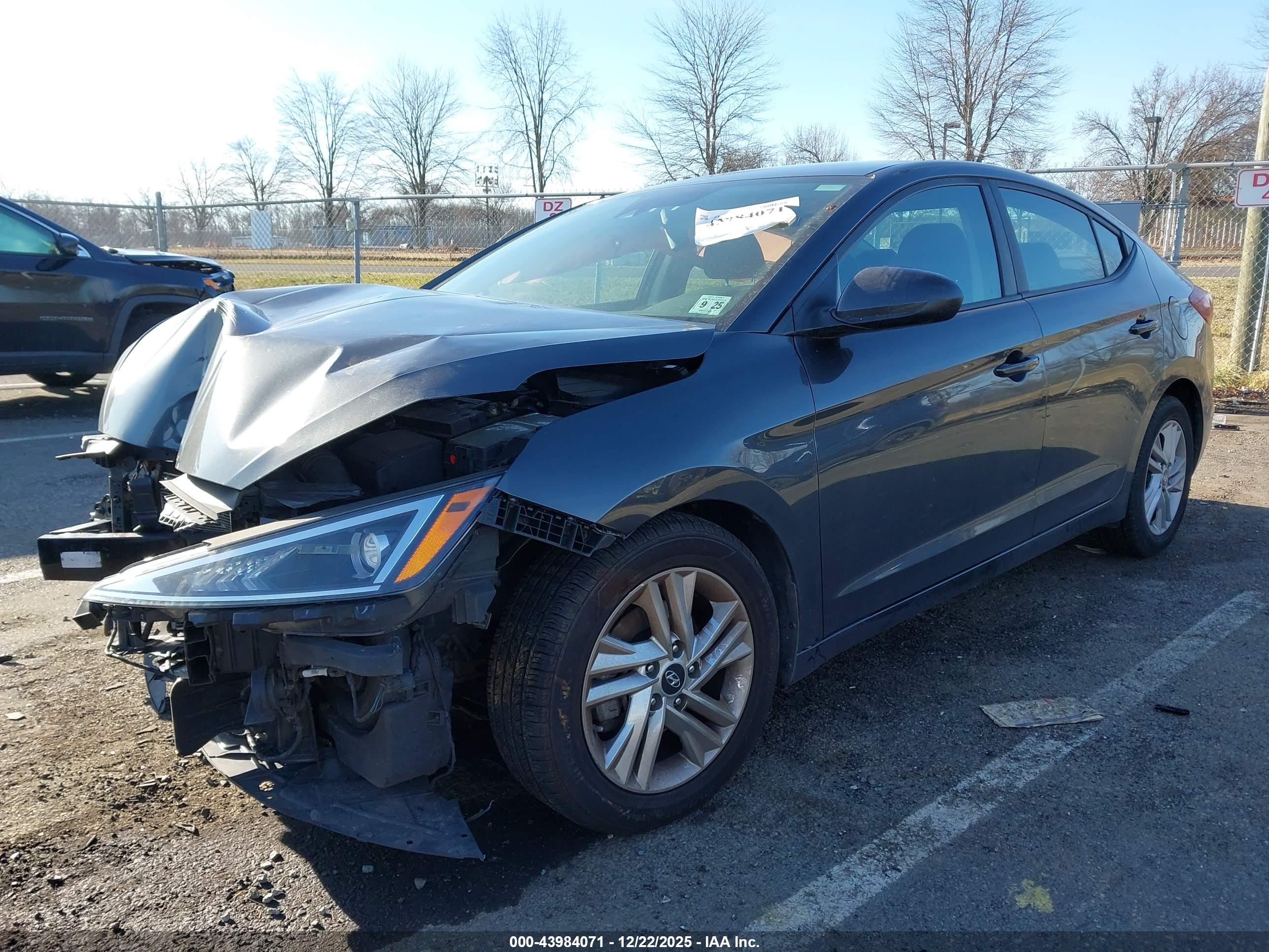 HYUNDAI ELANTRA image 2