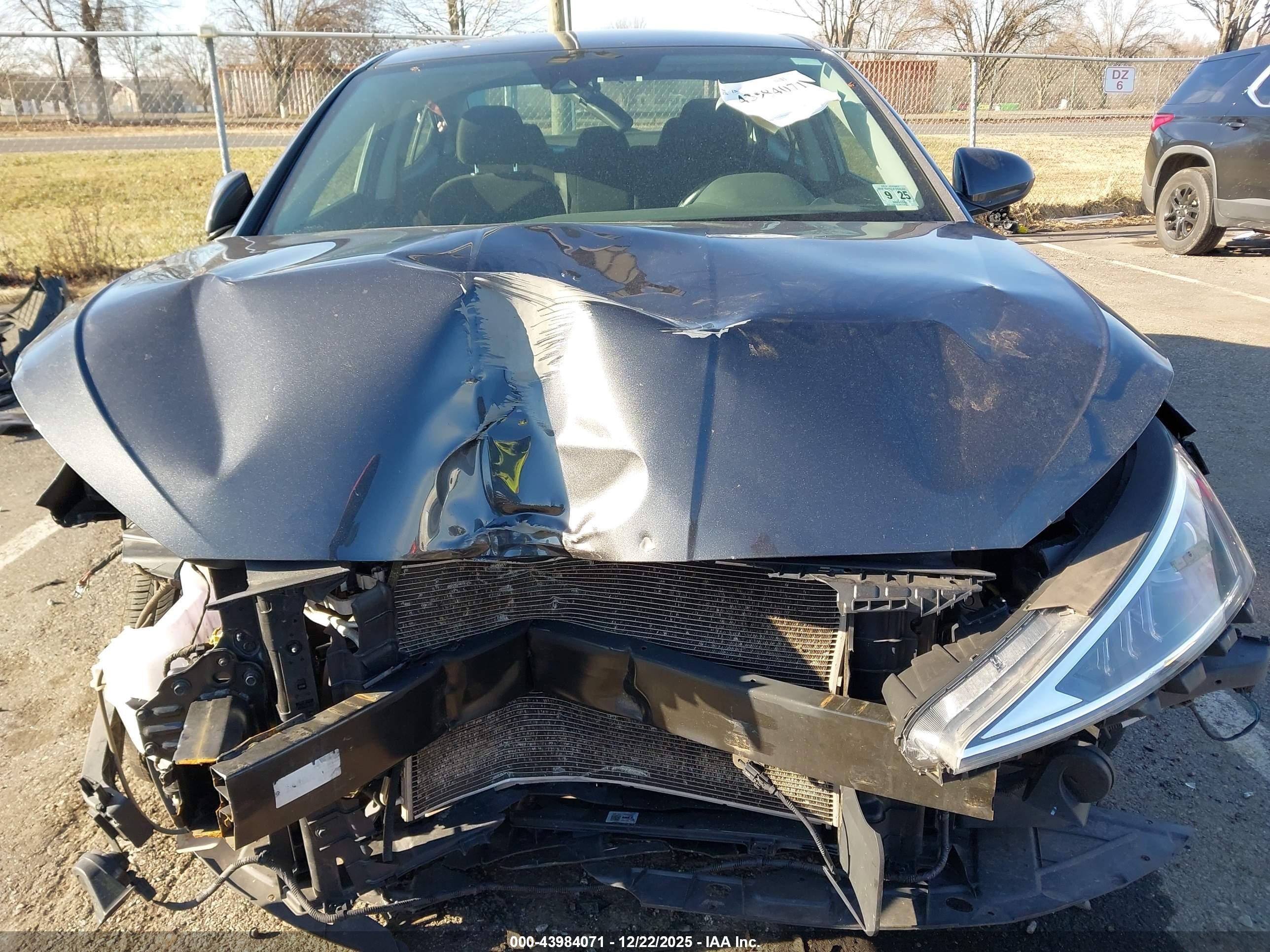 HYUNDAI ELANTRA image 6