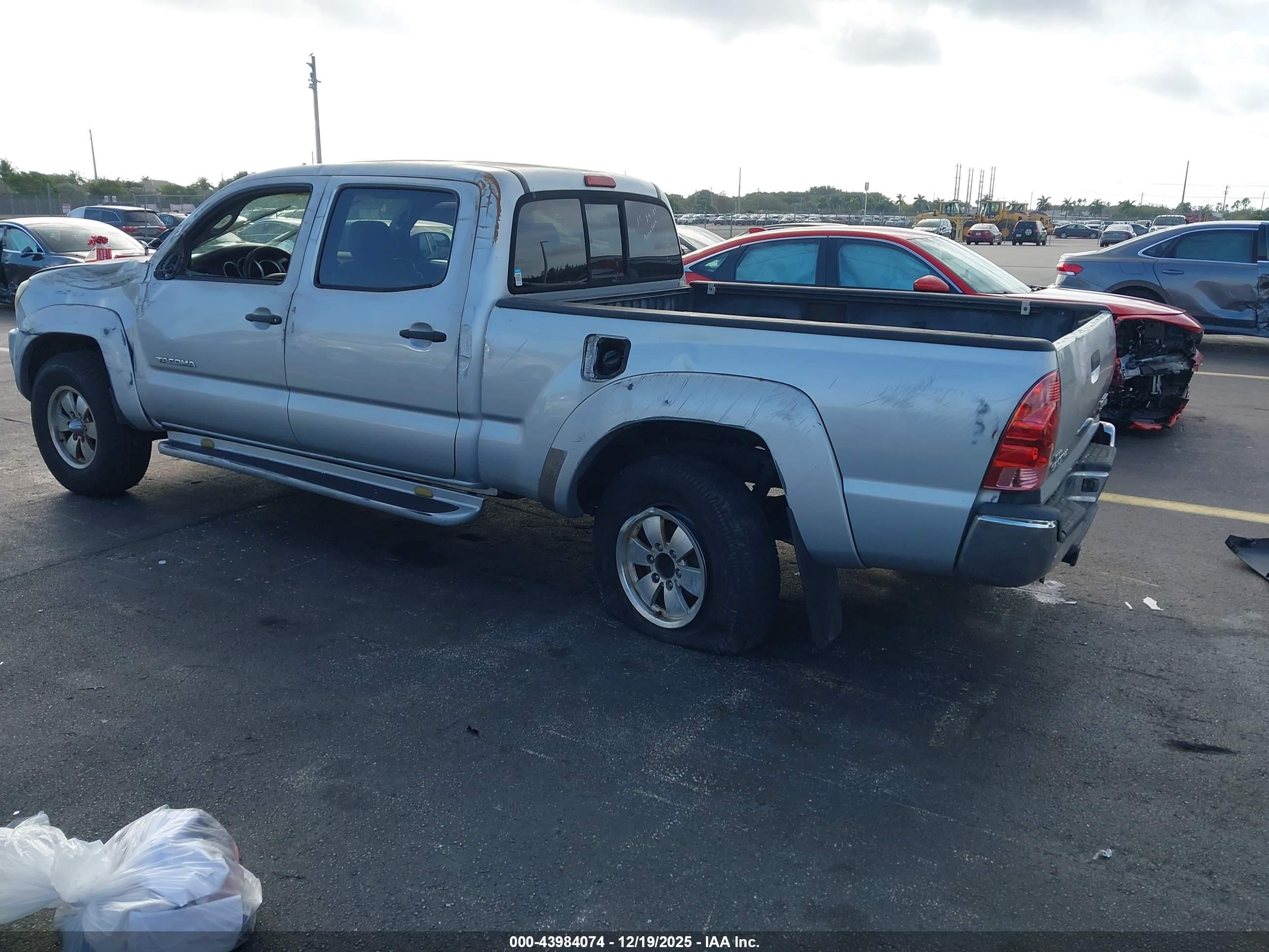 TOYOTA TACOMA image 3