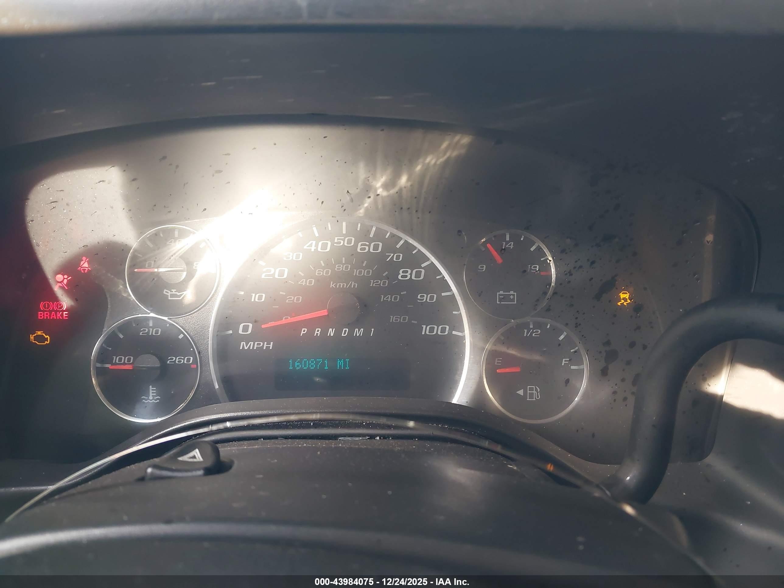 CHEVROLET EXPRESS image 7