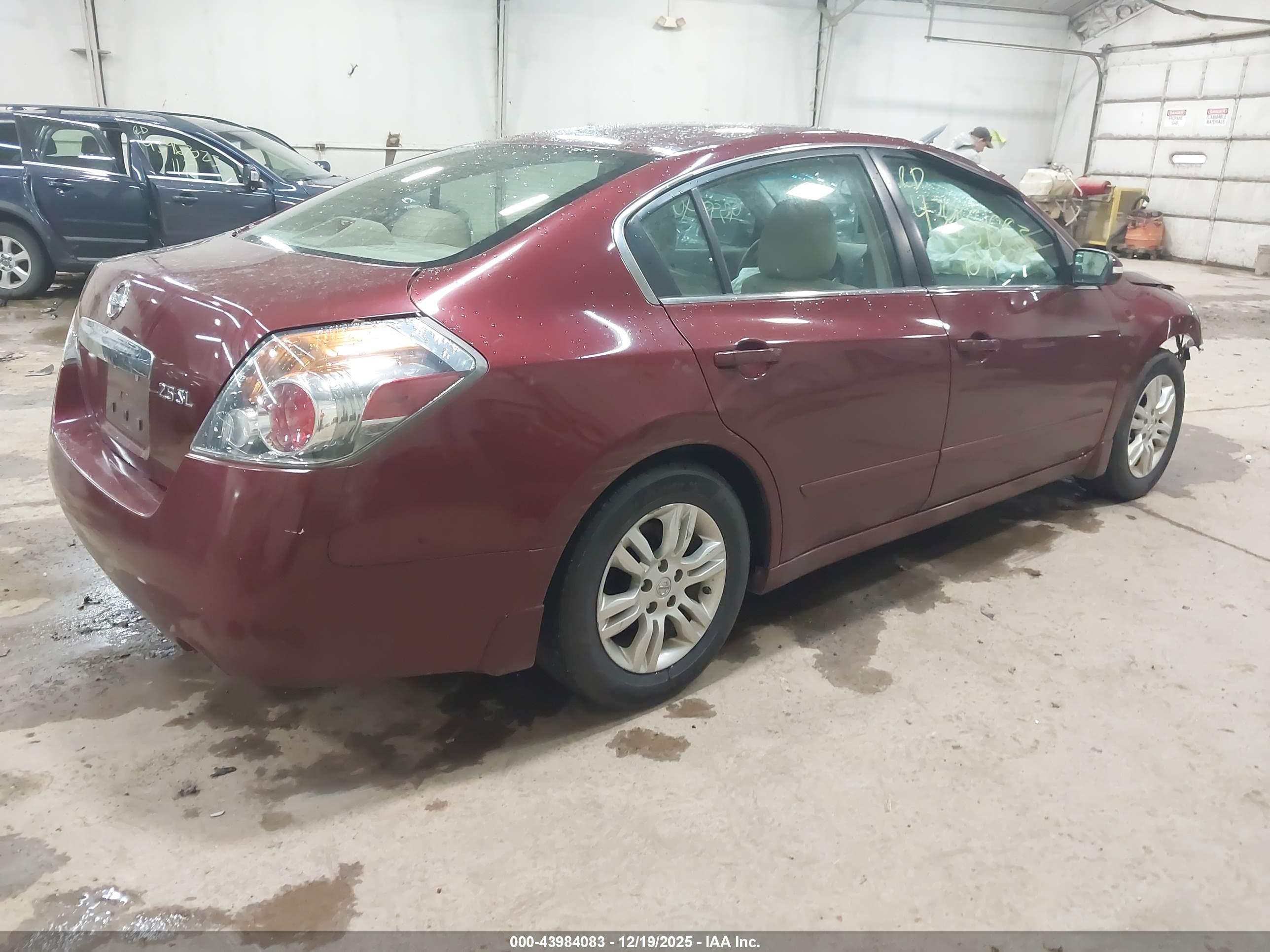NISSAN ALTIMA image 4