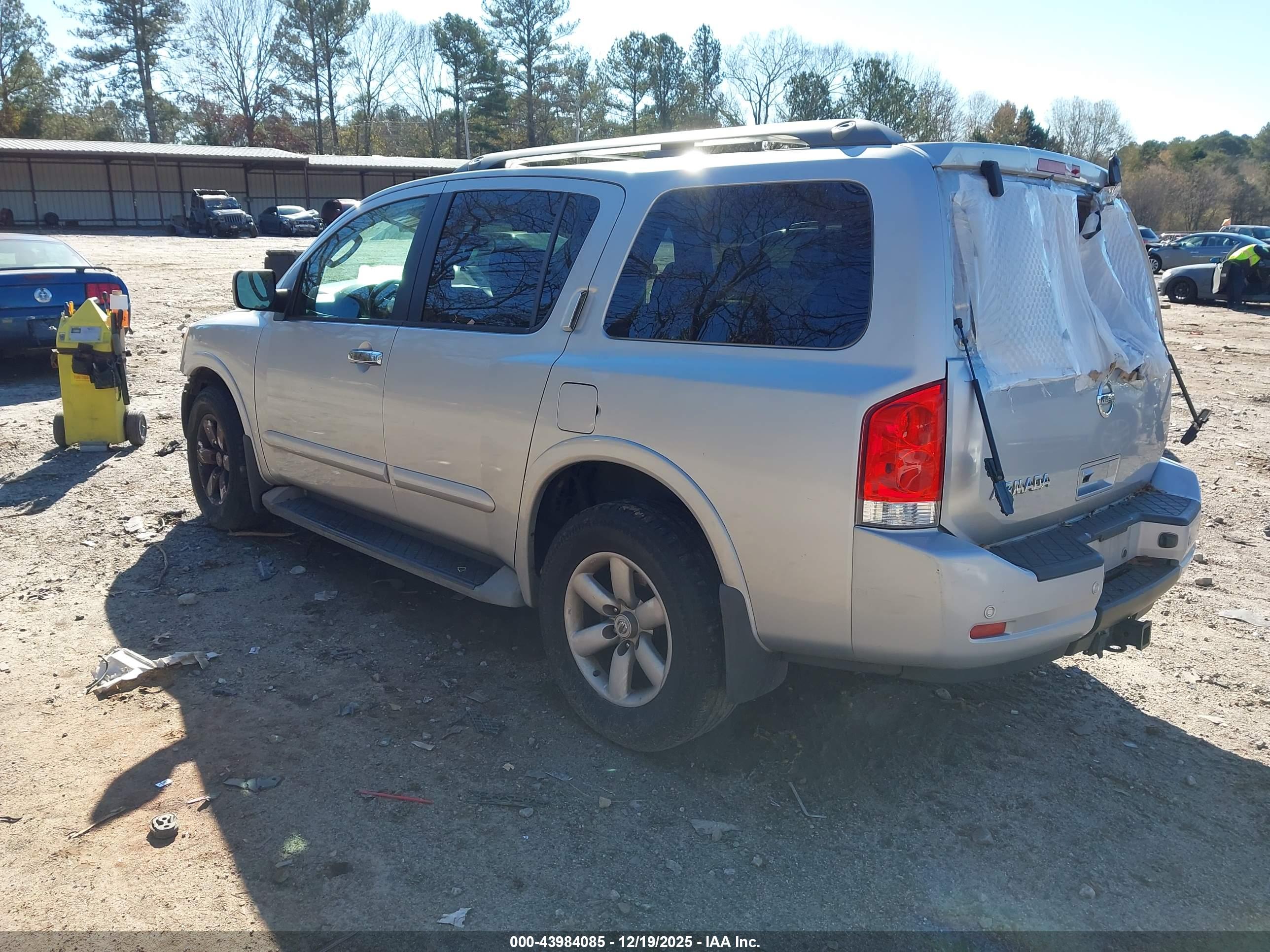 NISSAN ARMADA image 3