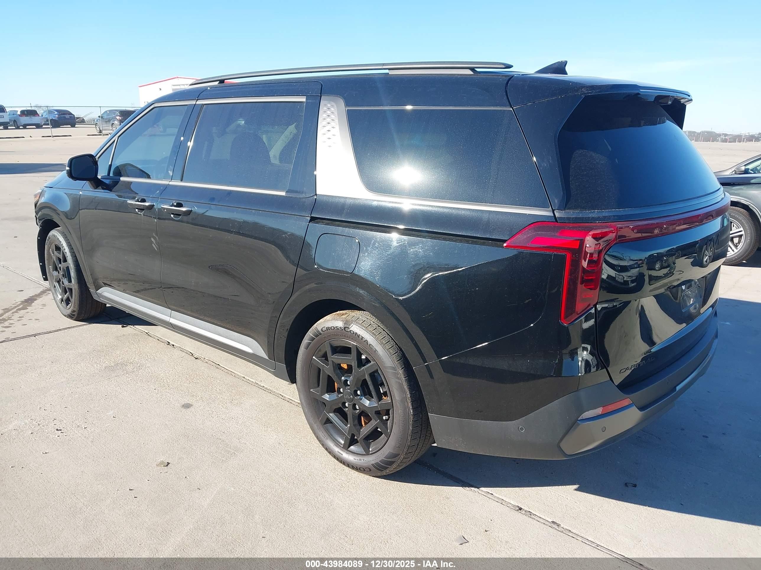 KIA CARNIVAL image 3